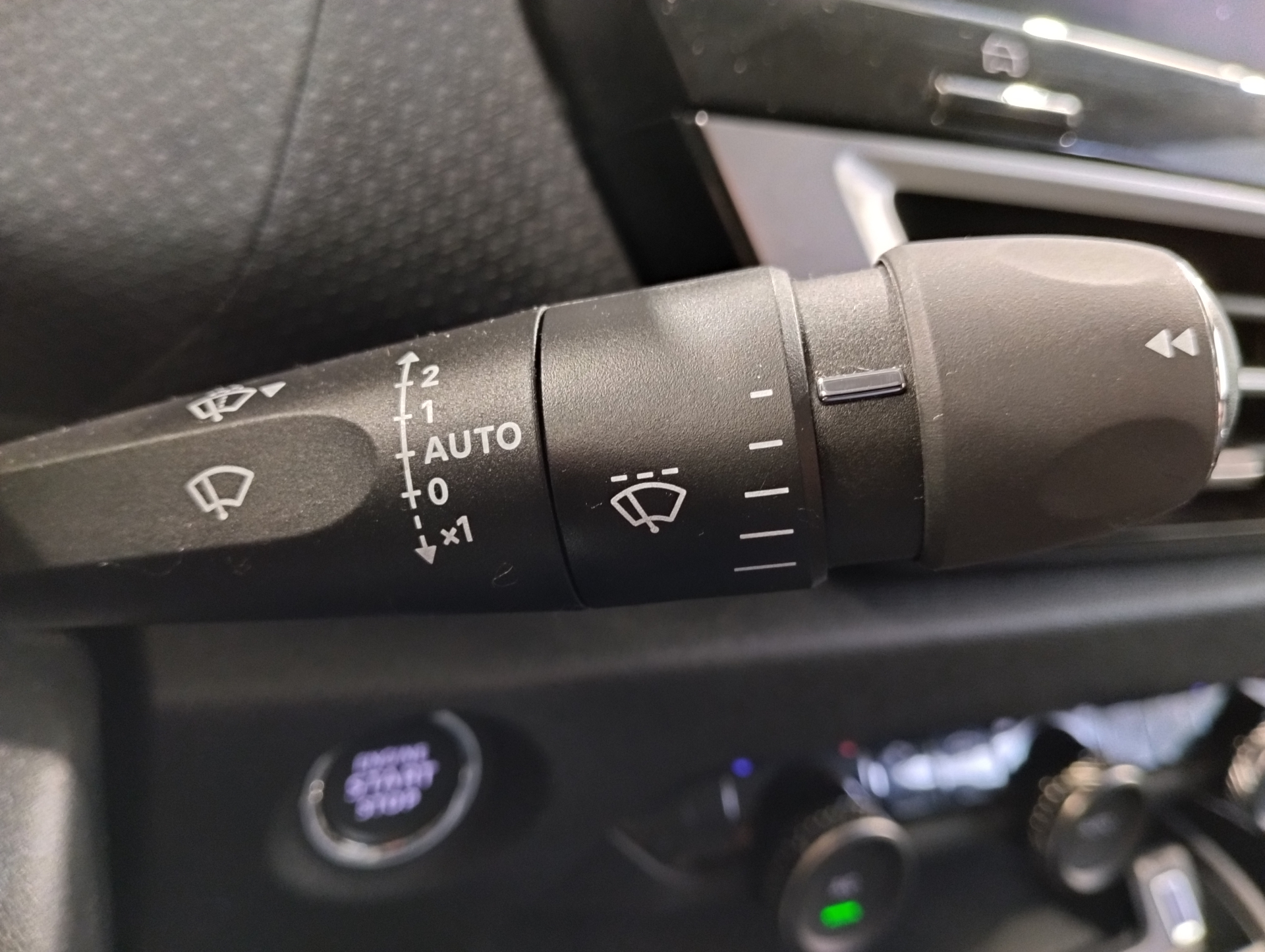 CITROEN C4 PureTech 130 S&S BVM6 Shine