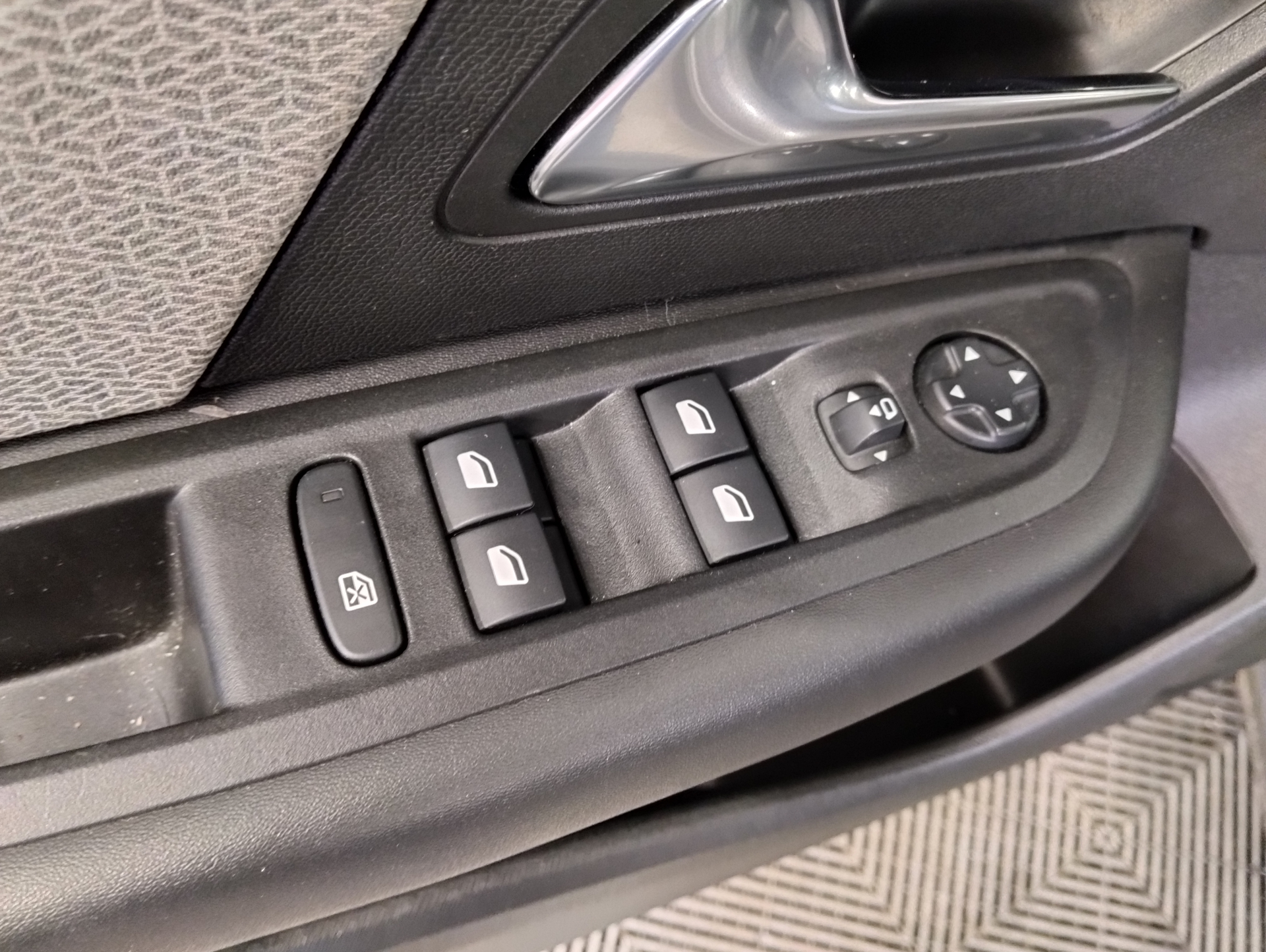 CITROEN C4 PureTech 130 S&S BVM6 Shine
