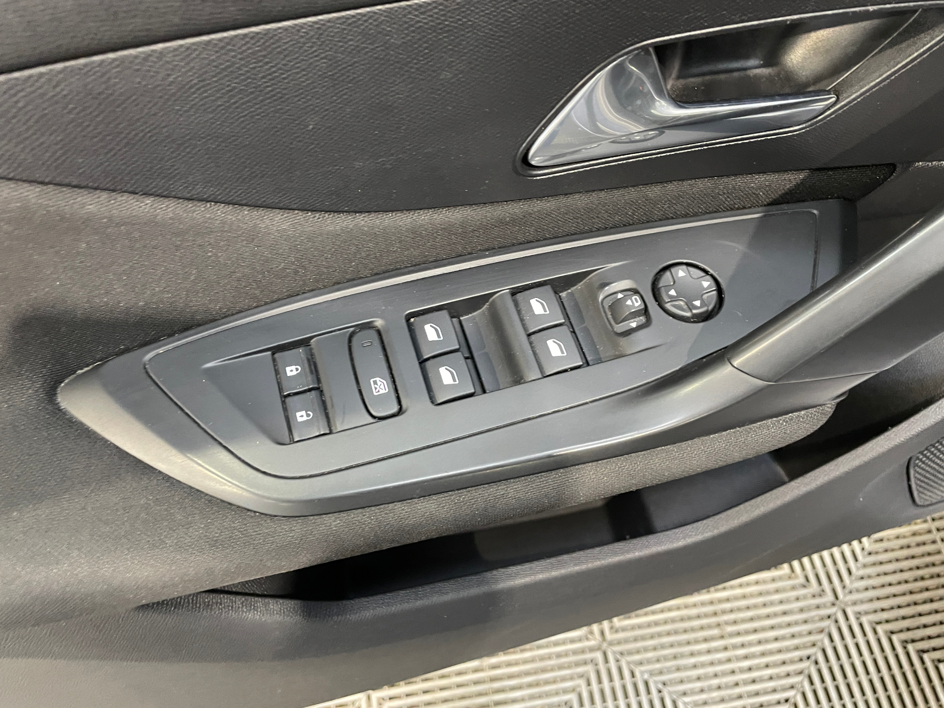 PEUGEOT 308 BlueHDi 130ch S&S EAT8 Active Pack