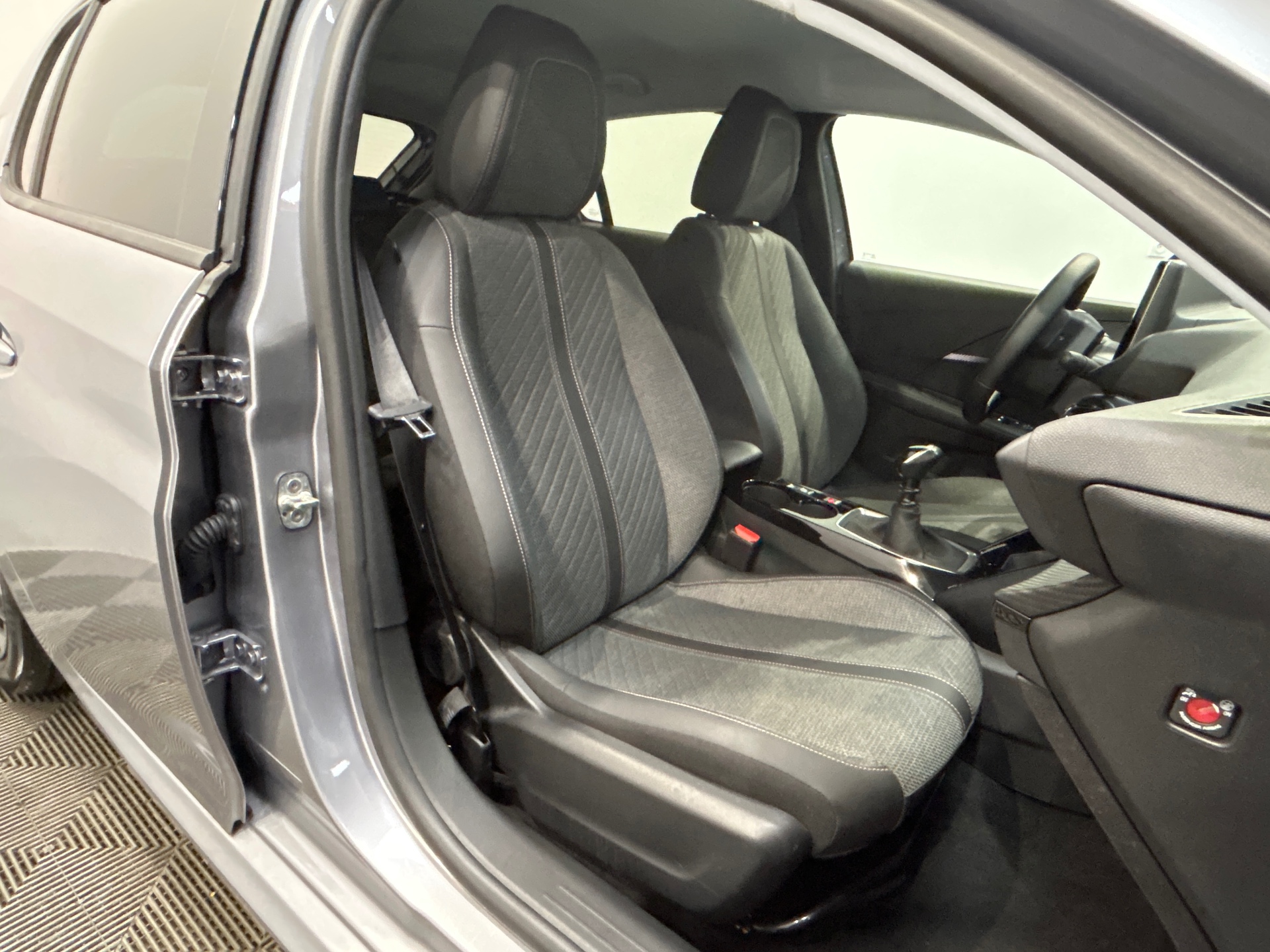 PEUGEOT 208 100 S&S BVM6 Allure