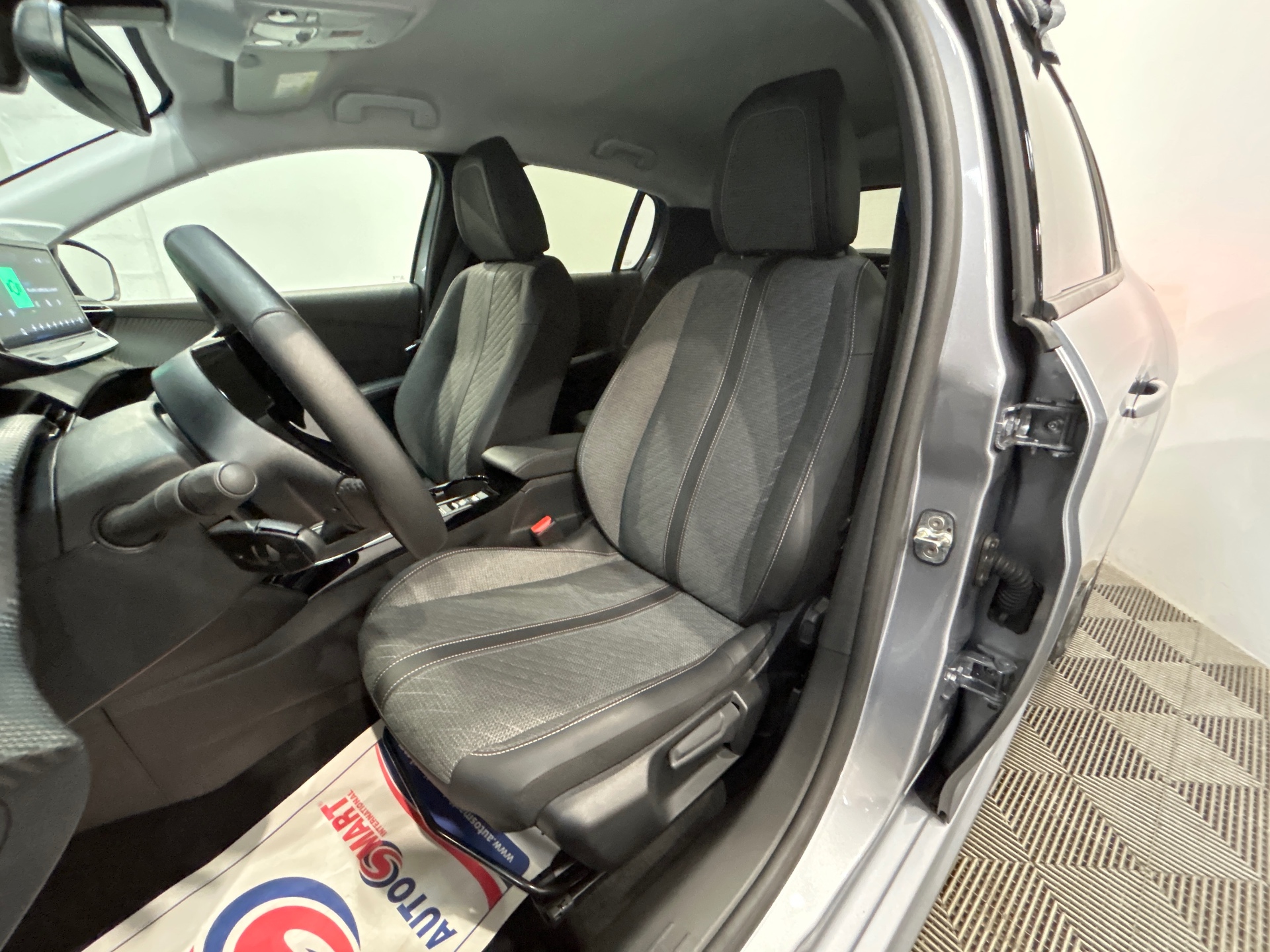 PEUGEOT 208 100 S&S BVM6 Allure