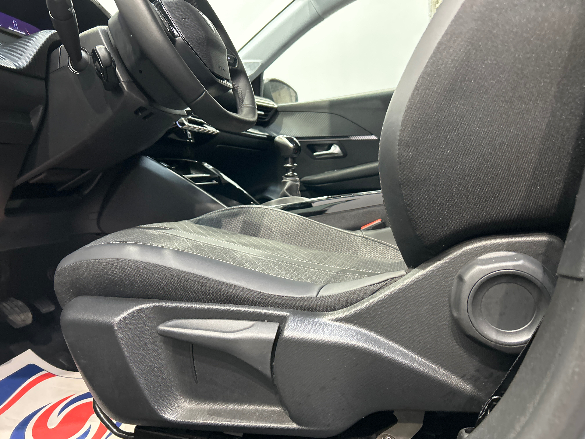 PEUGEOT 208 100 S&S BVM6 Allure