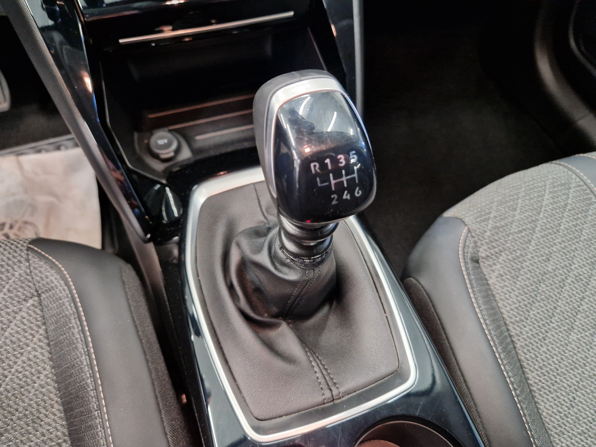 PEUGEOT 208 100 CV ALLURE