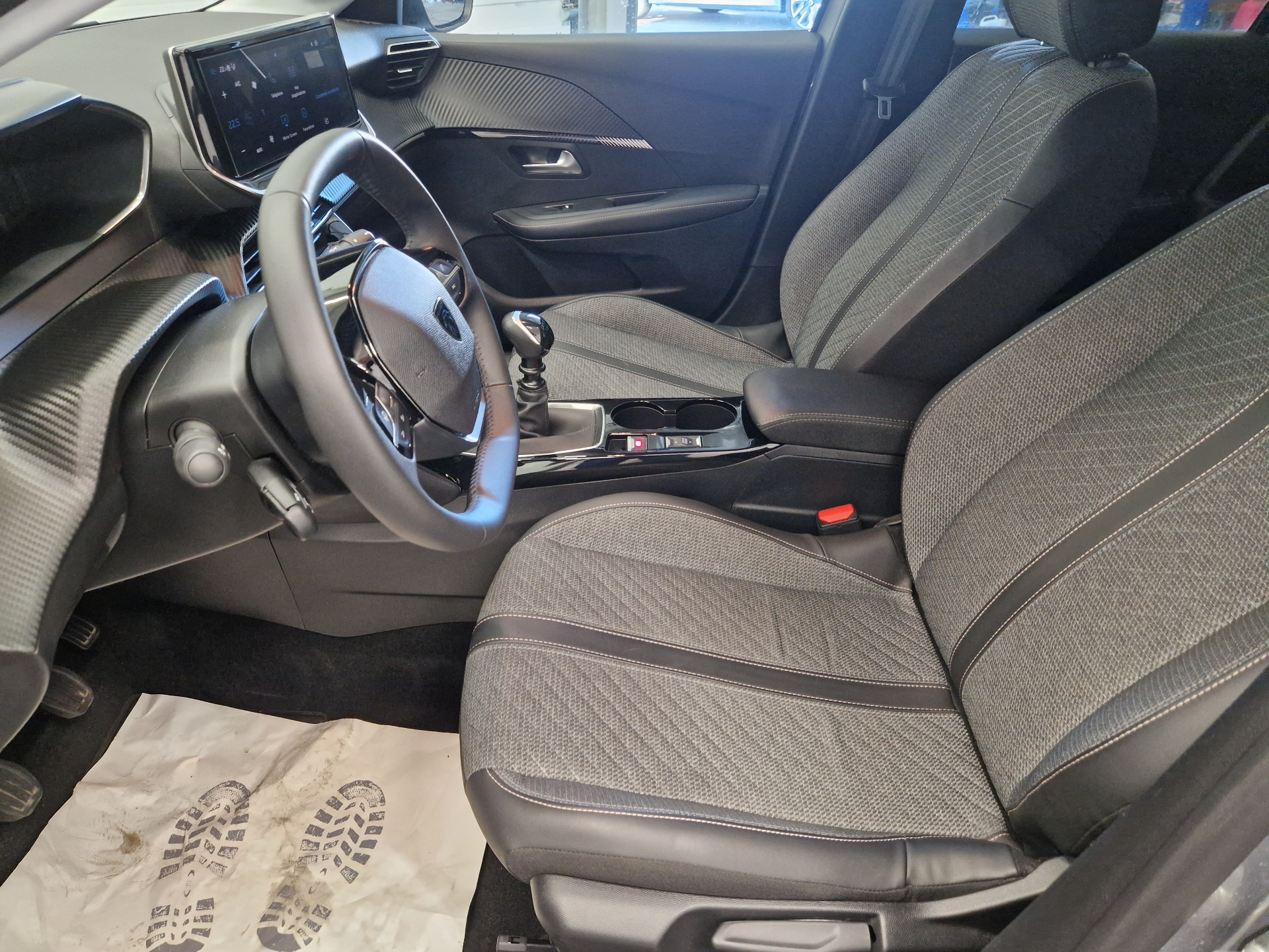 PEUGEOT 208 100 CV ALLURE