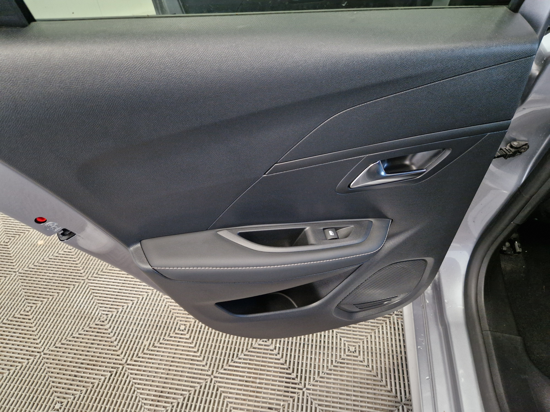 PEUGEOT 208 100 CV ALLURE