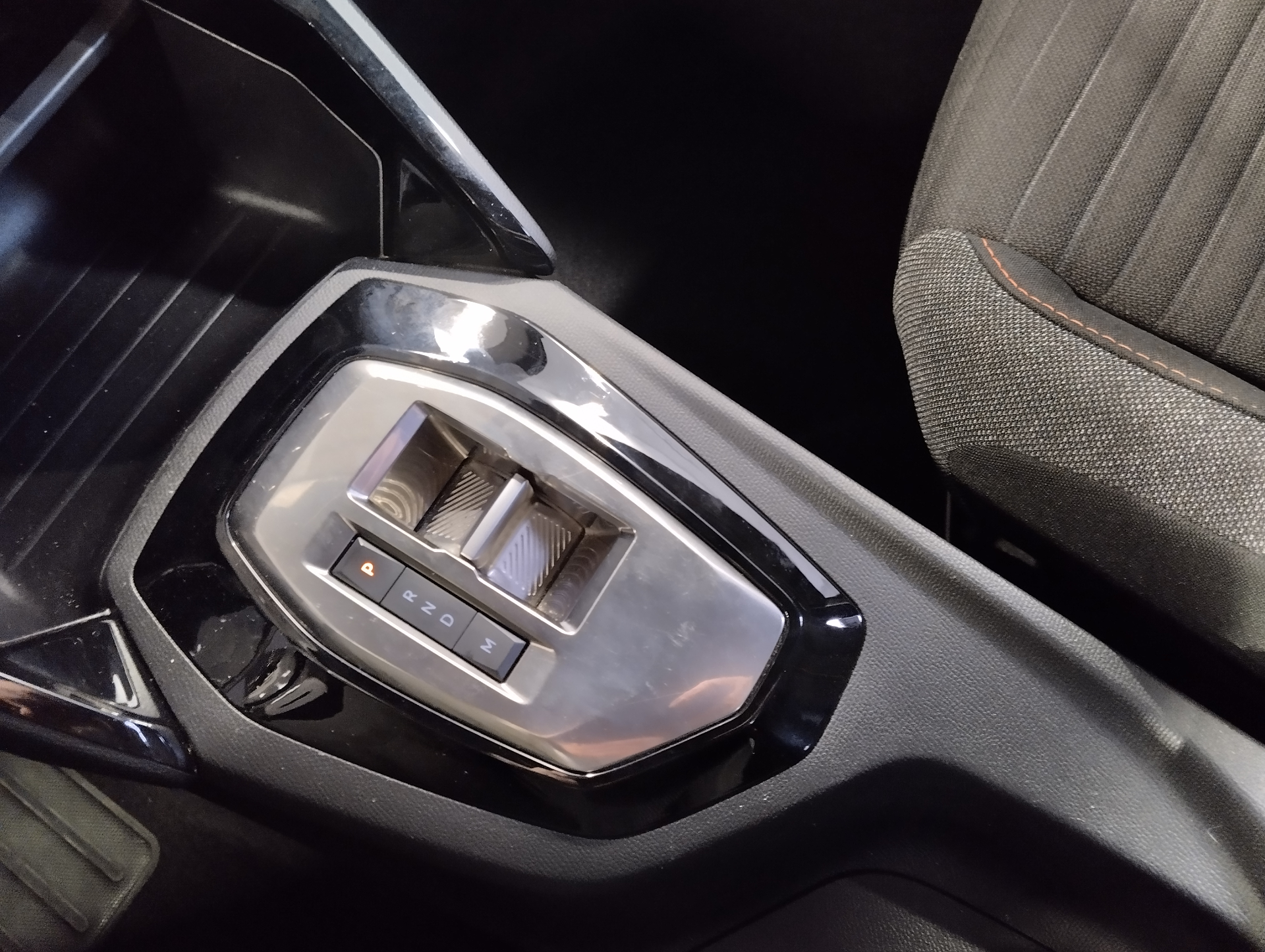PEUGEOT 2008 ACTIVE PT 130 S&S EAT8