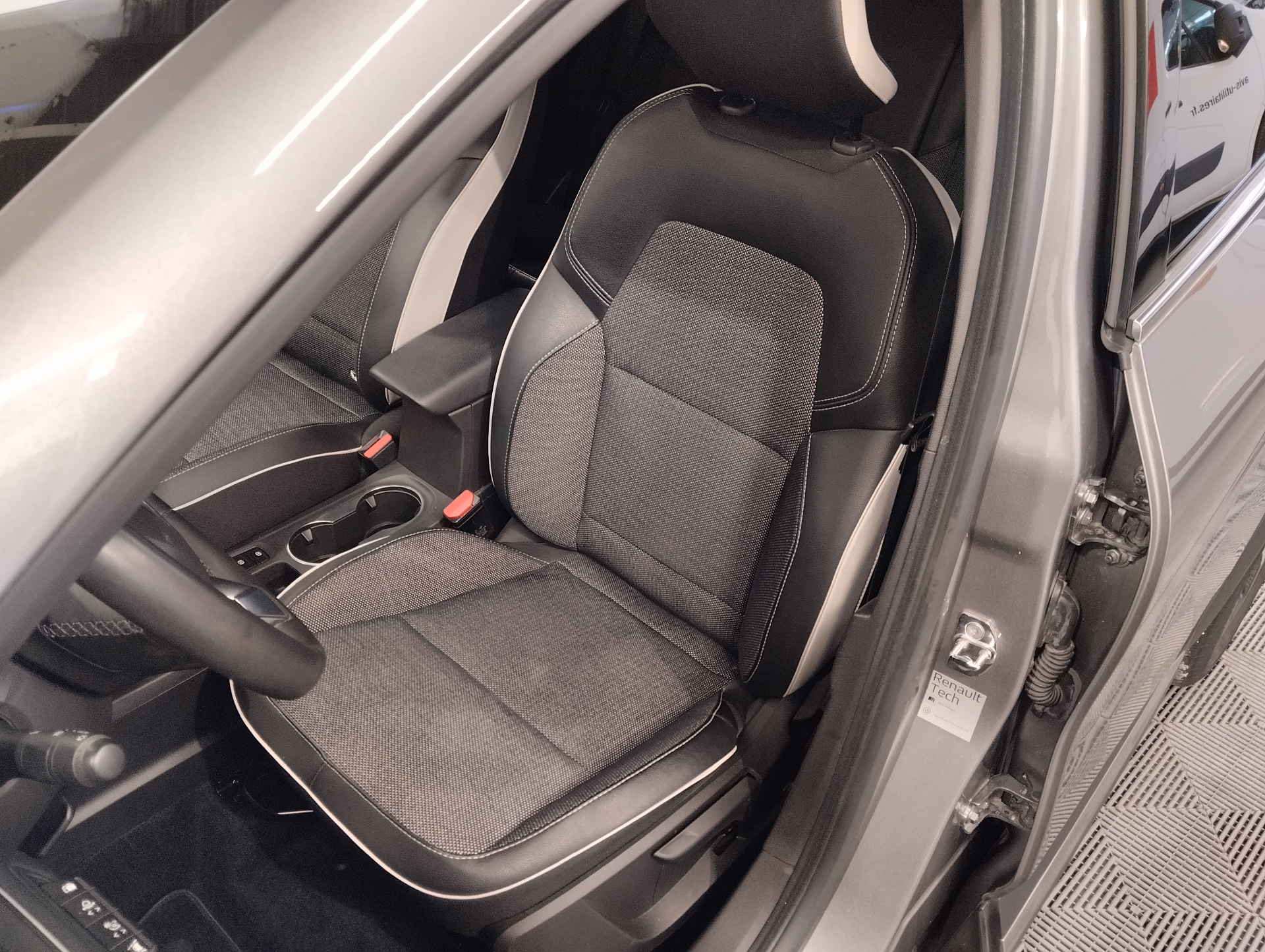 RENAULT CAPTUR E-Tech hybride rechargeable 160 Techno