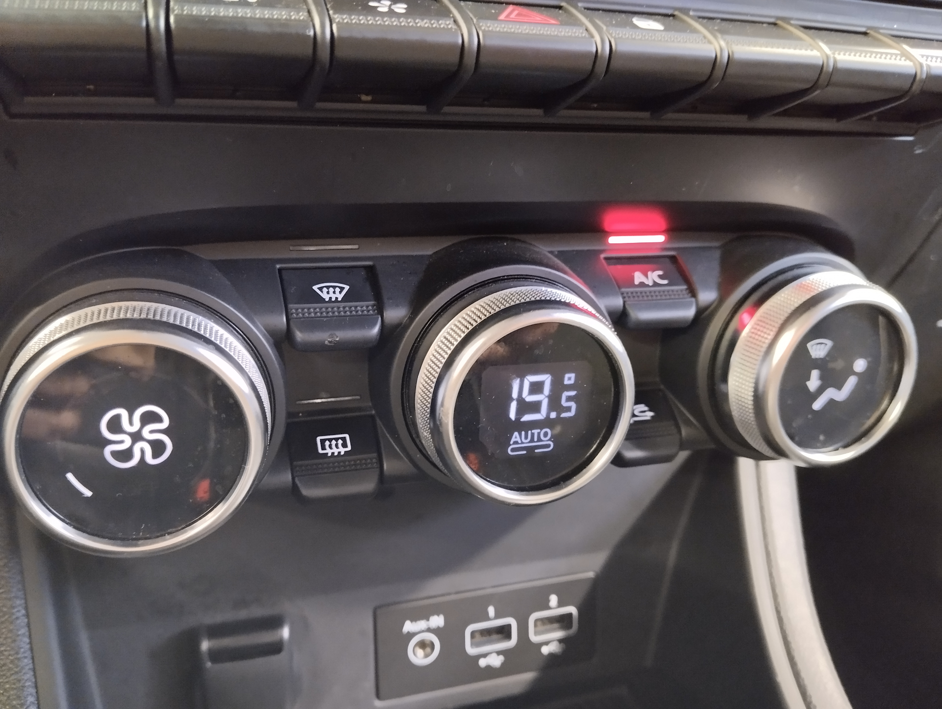 RENAULT CAPTUR E-Tech hybride rechargeable 160 Techno