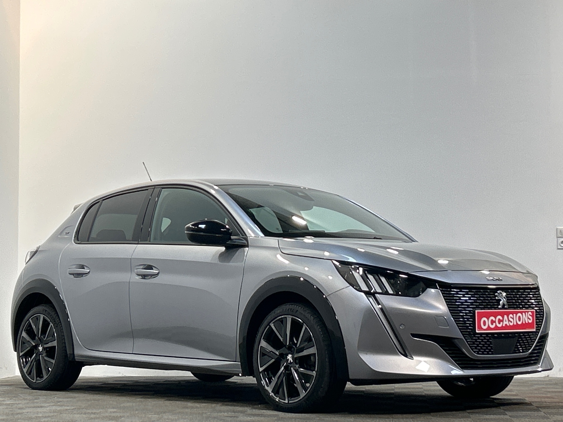 PEUGEOT 208 PureTech 100 S&S BVM6 GT