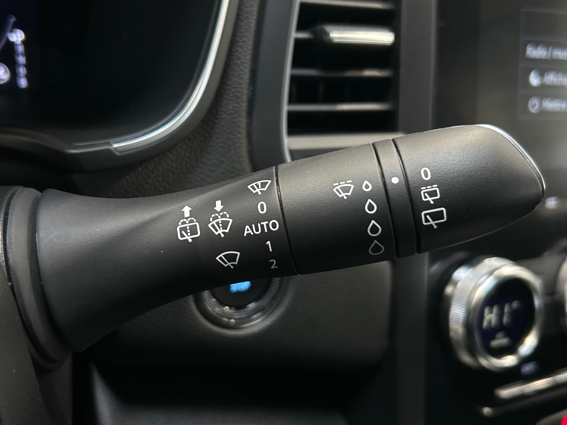 RENAULT MEGANE IV BERLINE E-Tech plug-in hybrid 160 Evolution