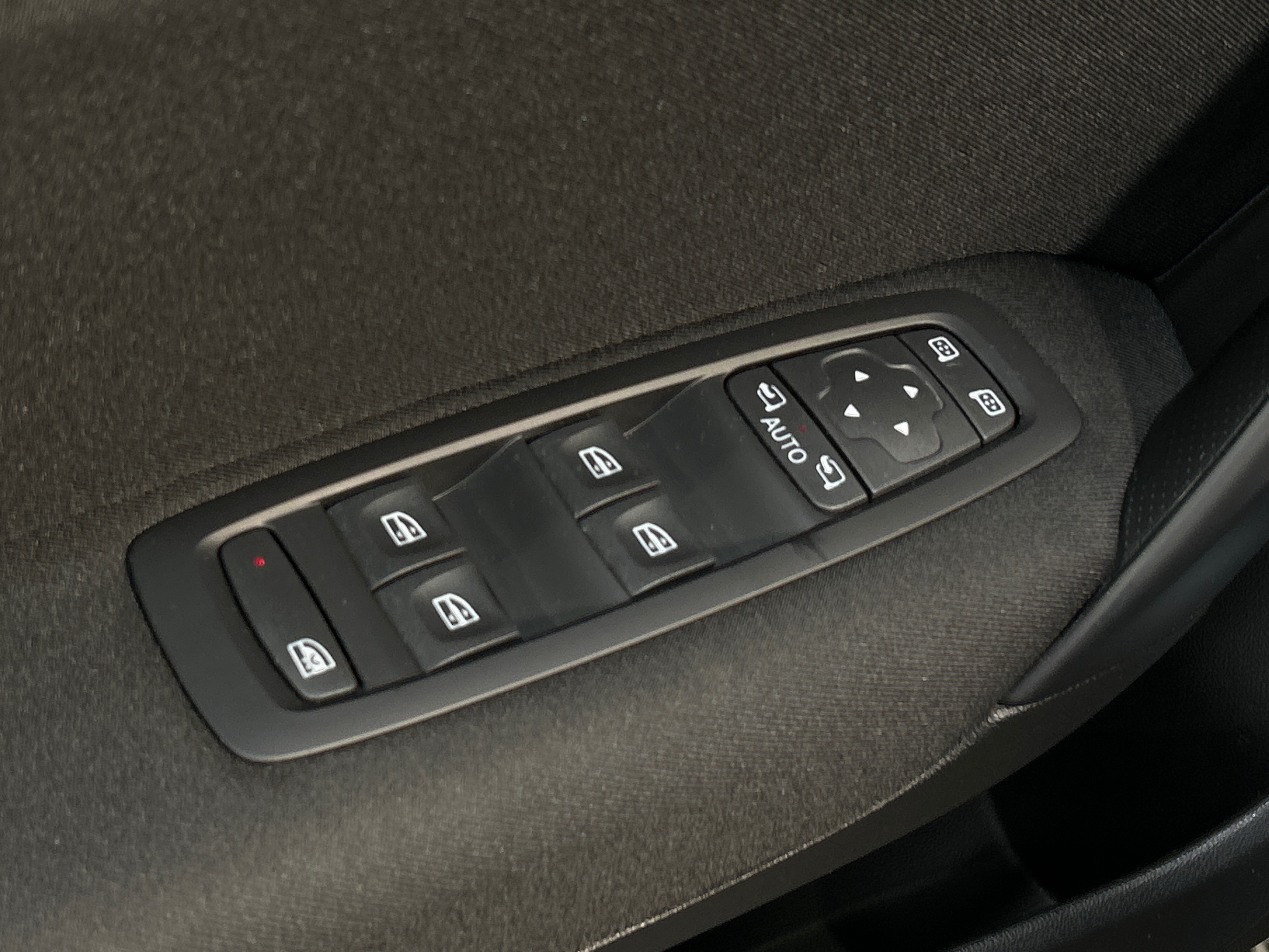 RENAULT MEGANE IV BERLINE E-Tech plug-in hybrid 160 Evolution