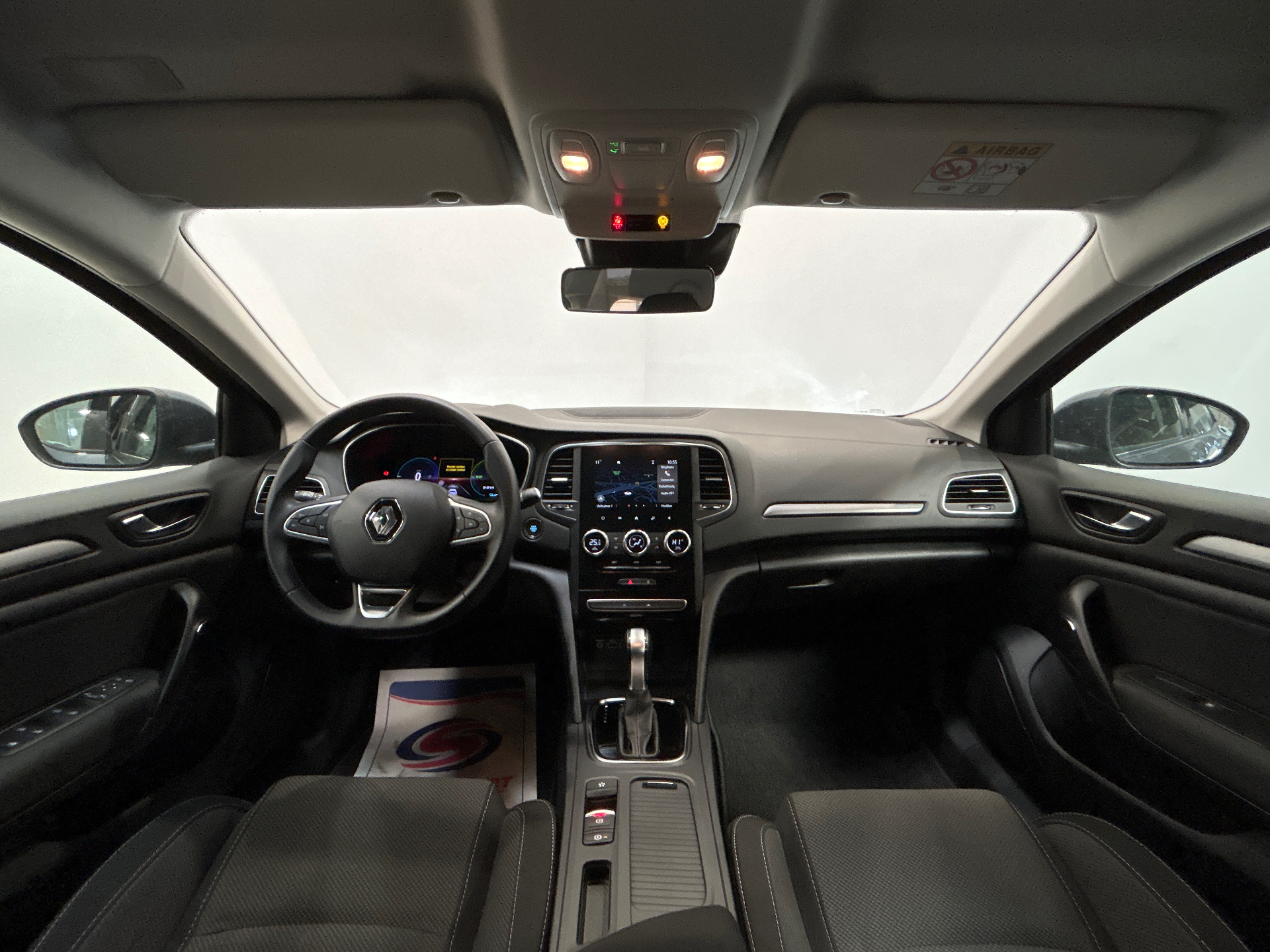 RENAULT MEGANE IV BERLINE E-Tech plug-in hybrid 160 Evolution