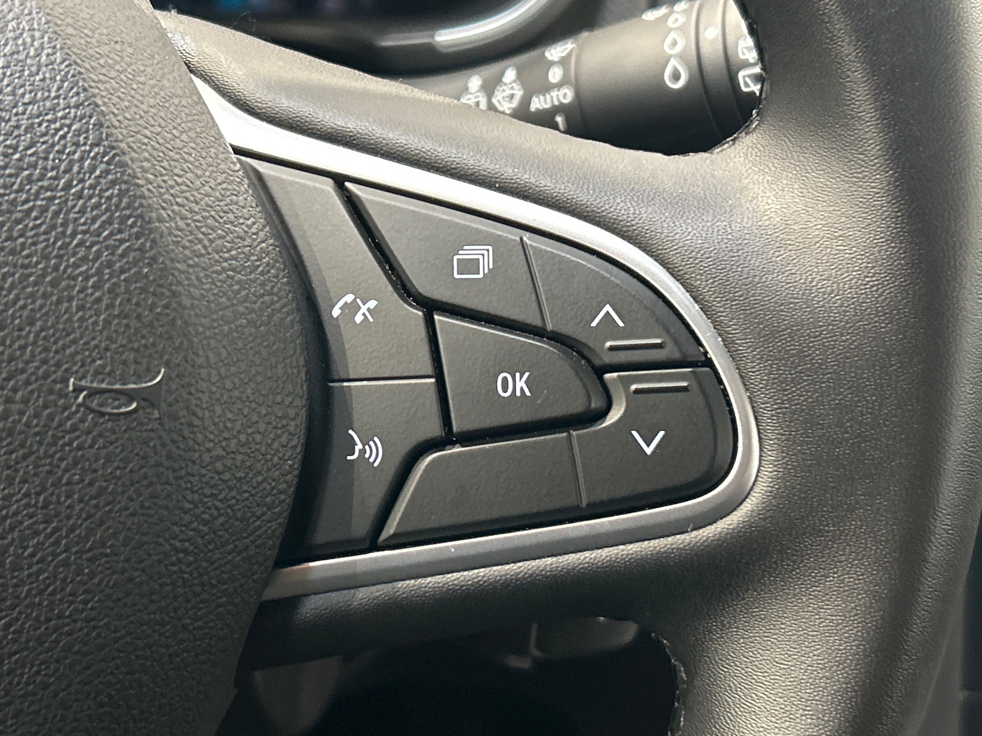 RENAULT MEGANE IV BERLINE E-Tech plug-in hybrid 160 Evolution