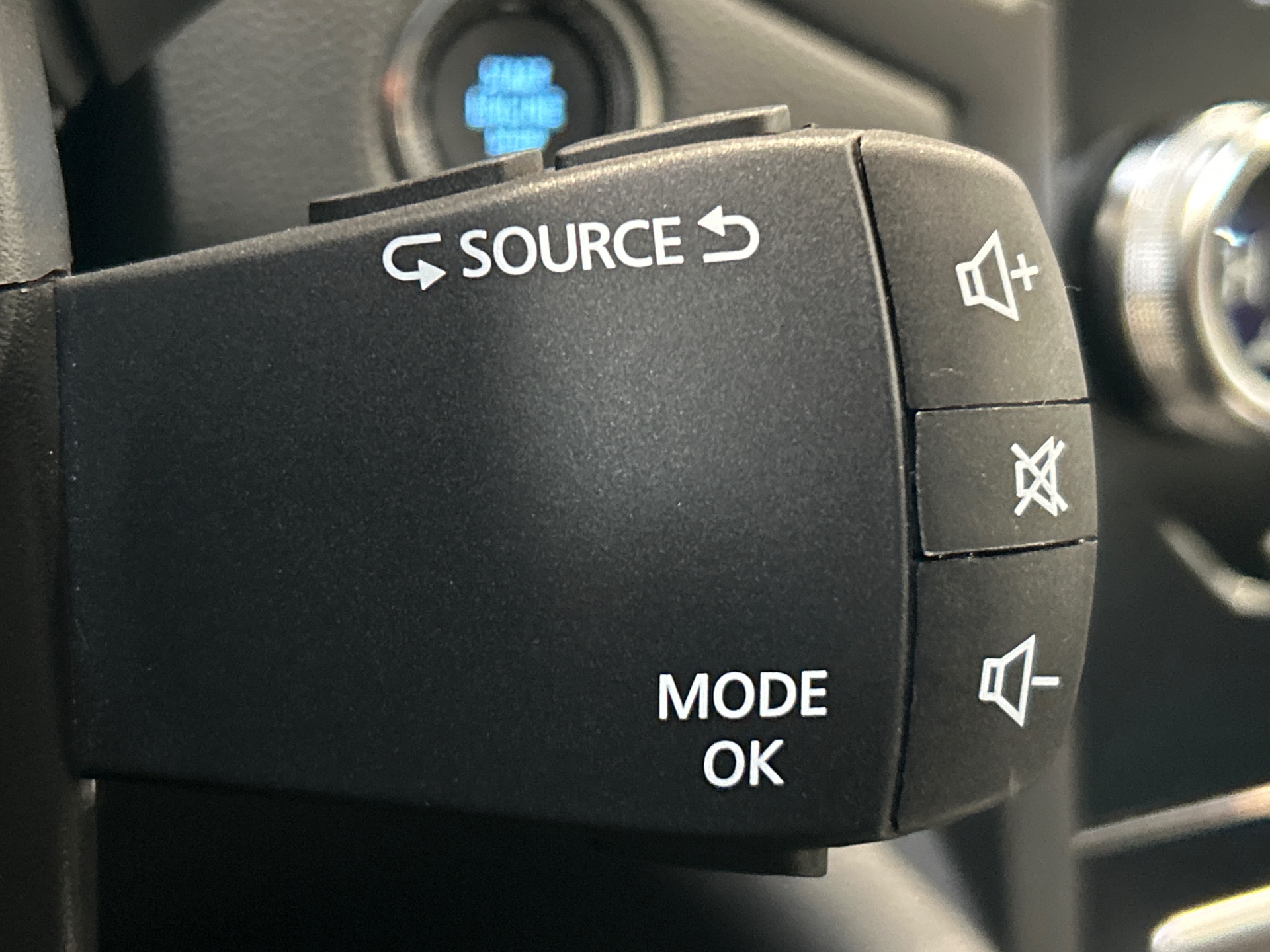 RENAULT MEGANE IV BERLINE E-Tech plug-in hybrid 160 Evolution