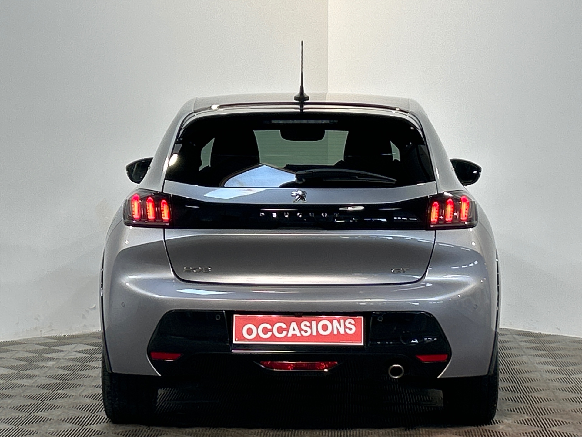 PEUGEOT 208 PureTech 100 S&S BVM6 GT