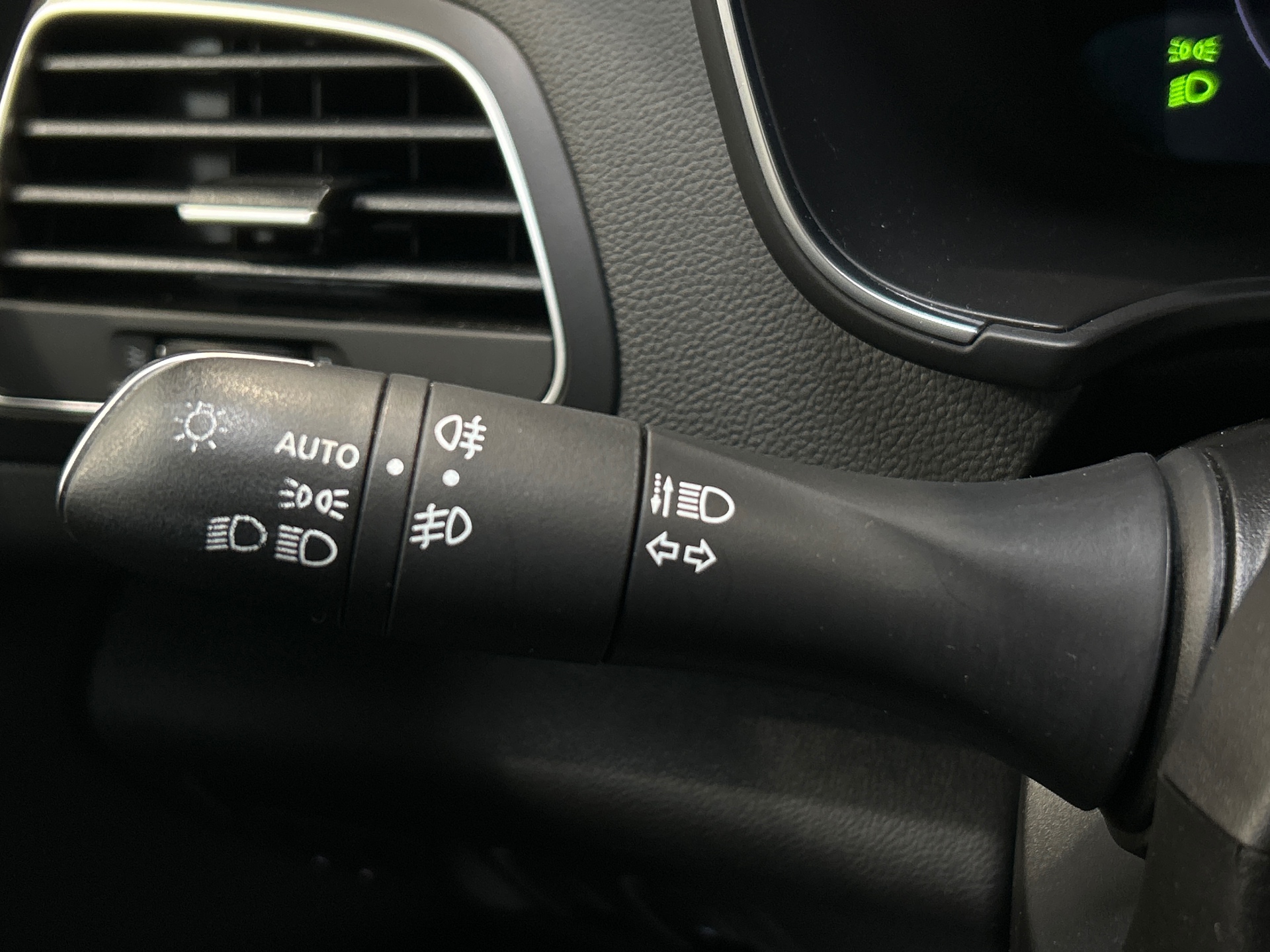 RENAULT MEGANE IV BERLINE E-Tech plug-in hybrid 160 Evolution