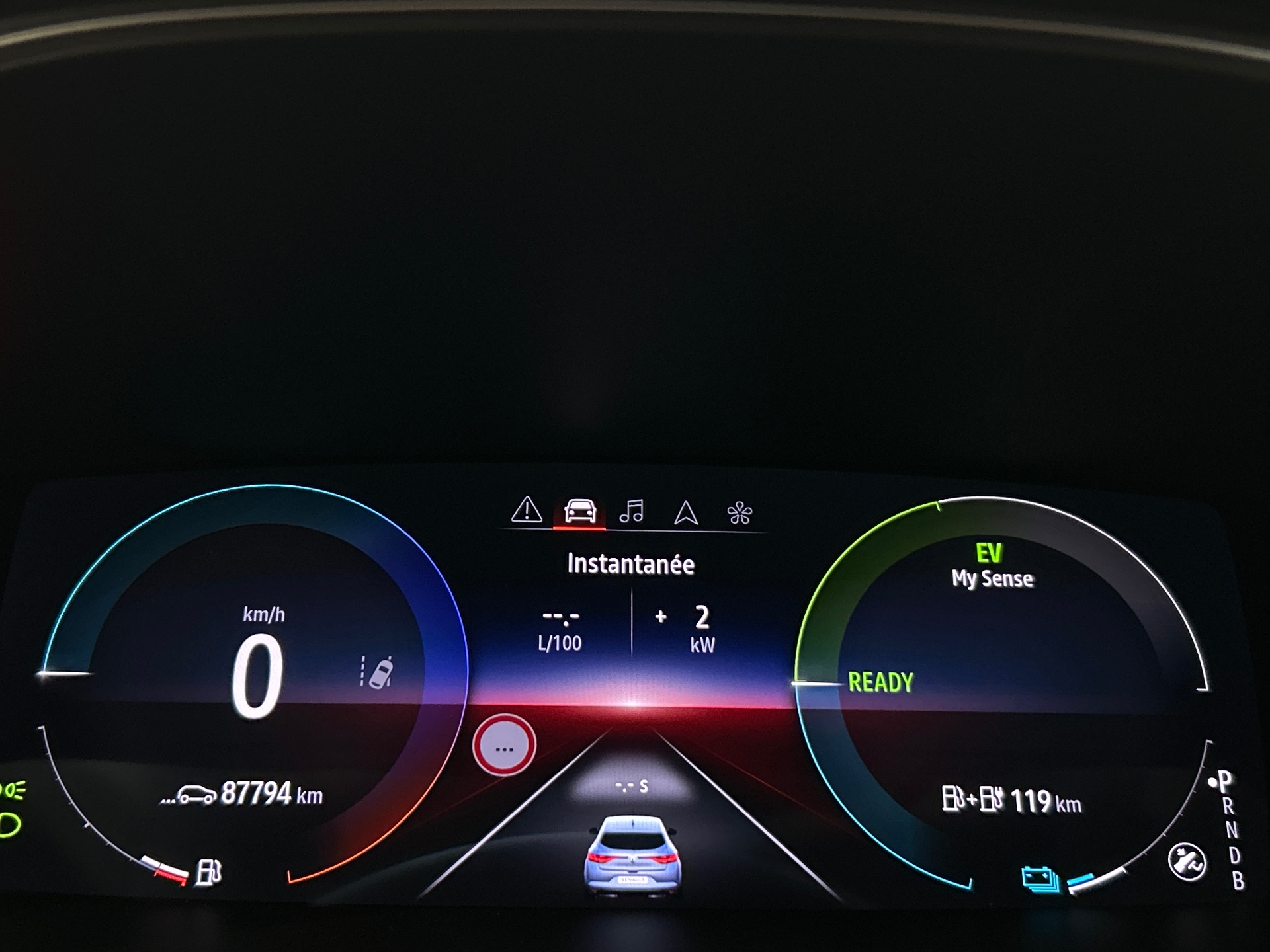 RENAULT MEGANE IV BERLINE E-Tech plug-in hybrid 160 Evolution