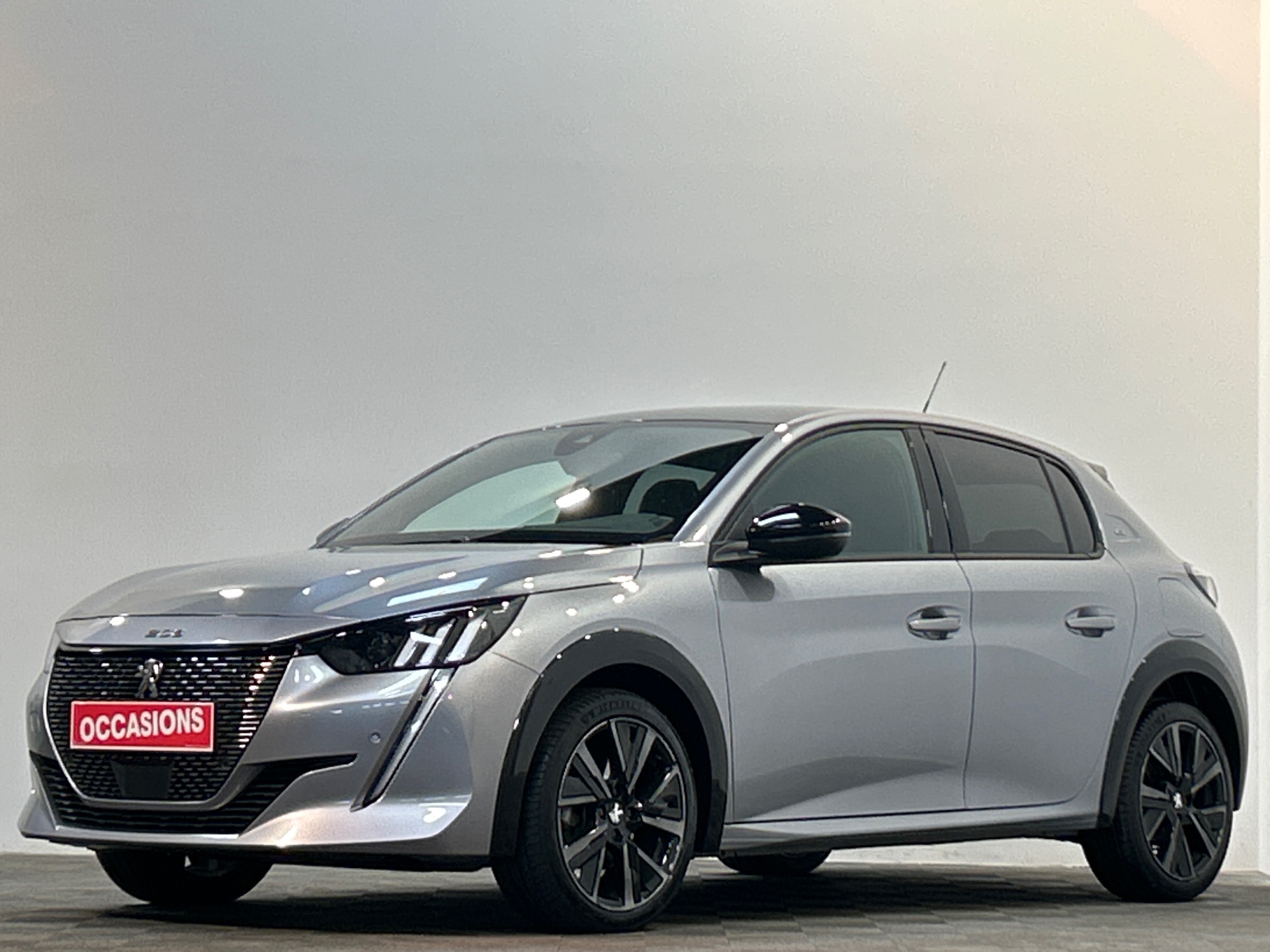 PEUGEOT 208 PureTech 100 S&S BVM6 GT