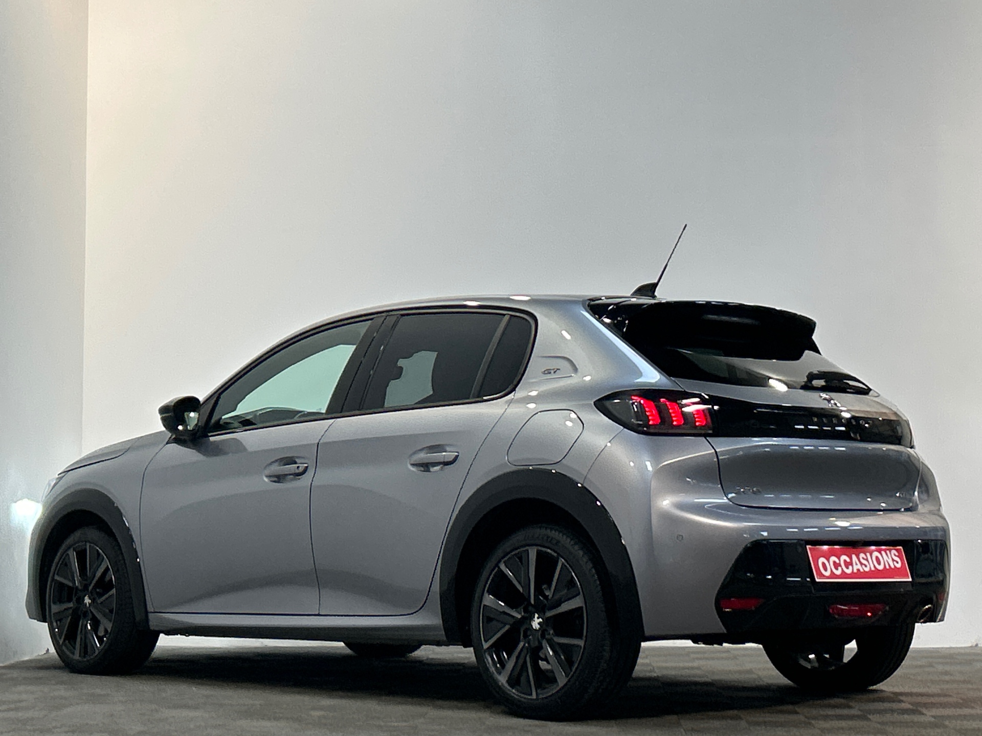 PEUGEOT 208 PureTech 100 S&S BVM6 GT