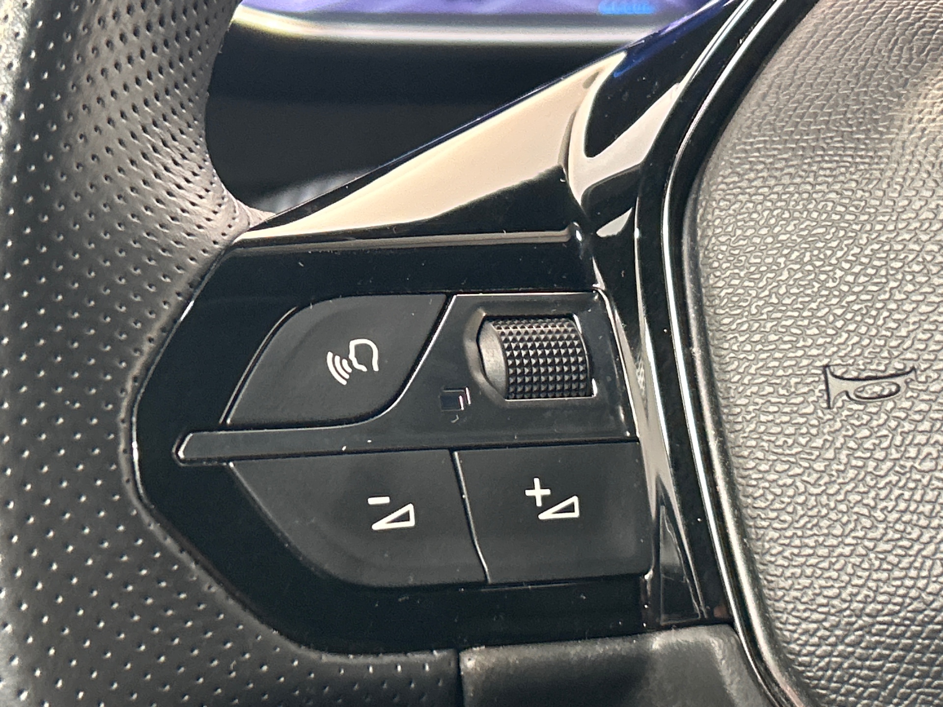 PEUGEOT 208 PureTech 100 S&S BVM6 GT
