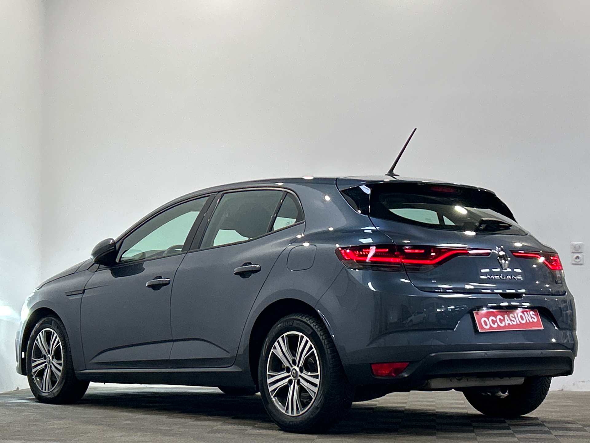 RENAULT MEGANE IV BERLINE E-Tech plug-in hybrid 160 Evolution