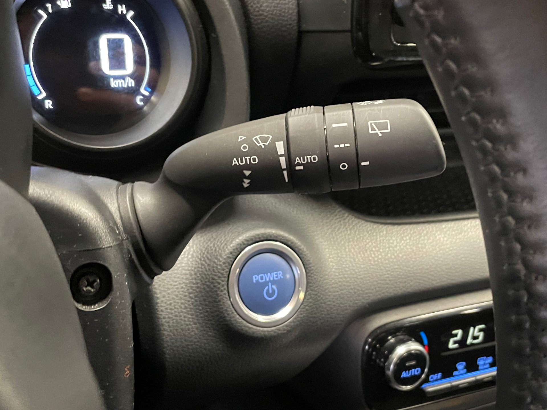 TOYOTA YARIS 116H Design - 5P