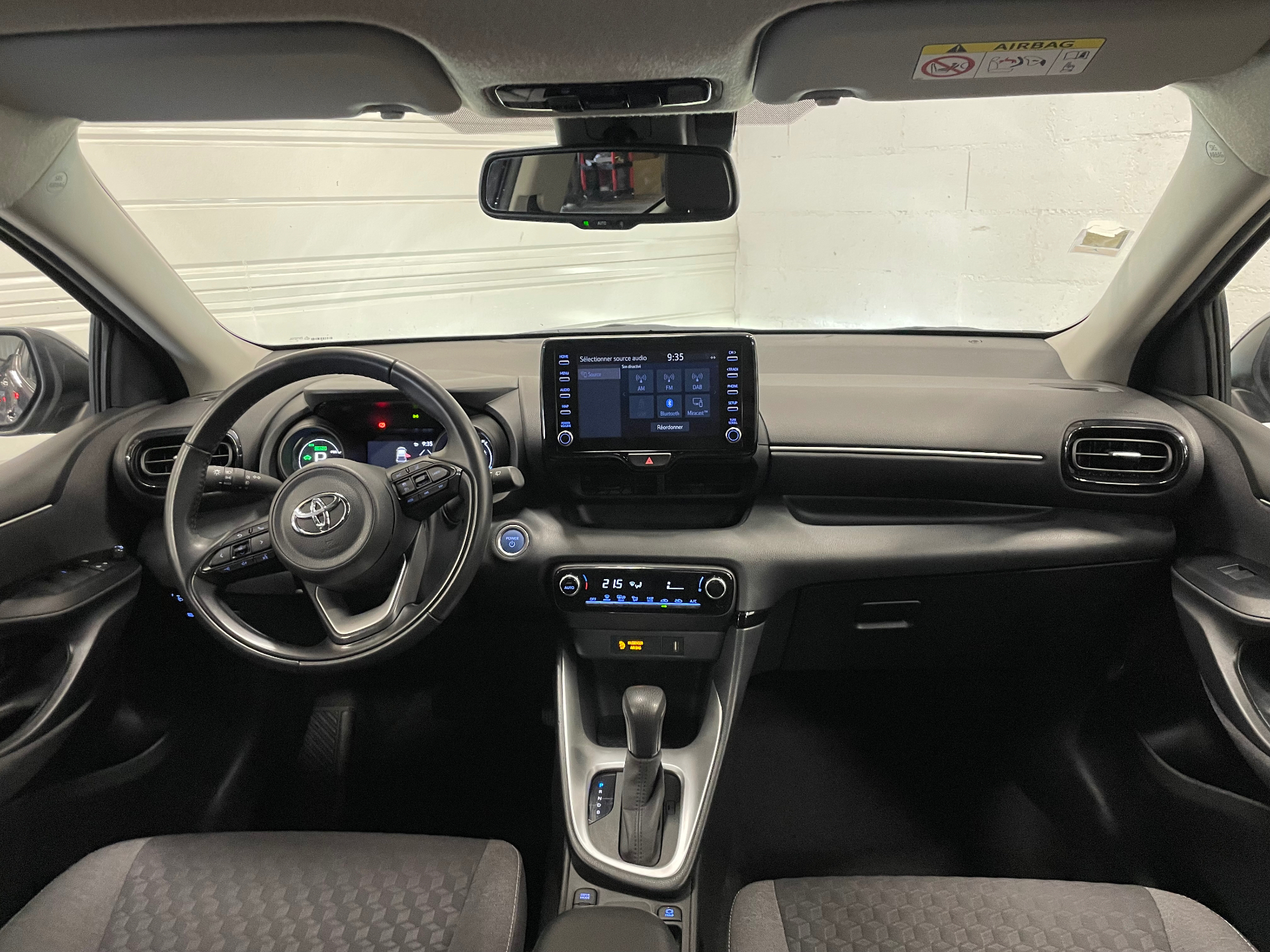 TOYOTA YARIS 116H Design - 5P