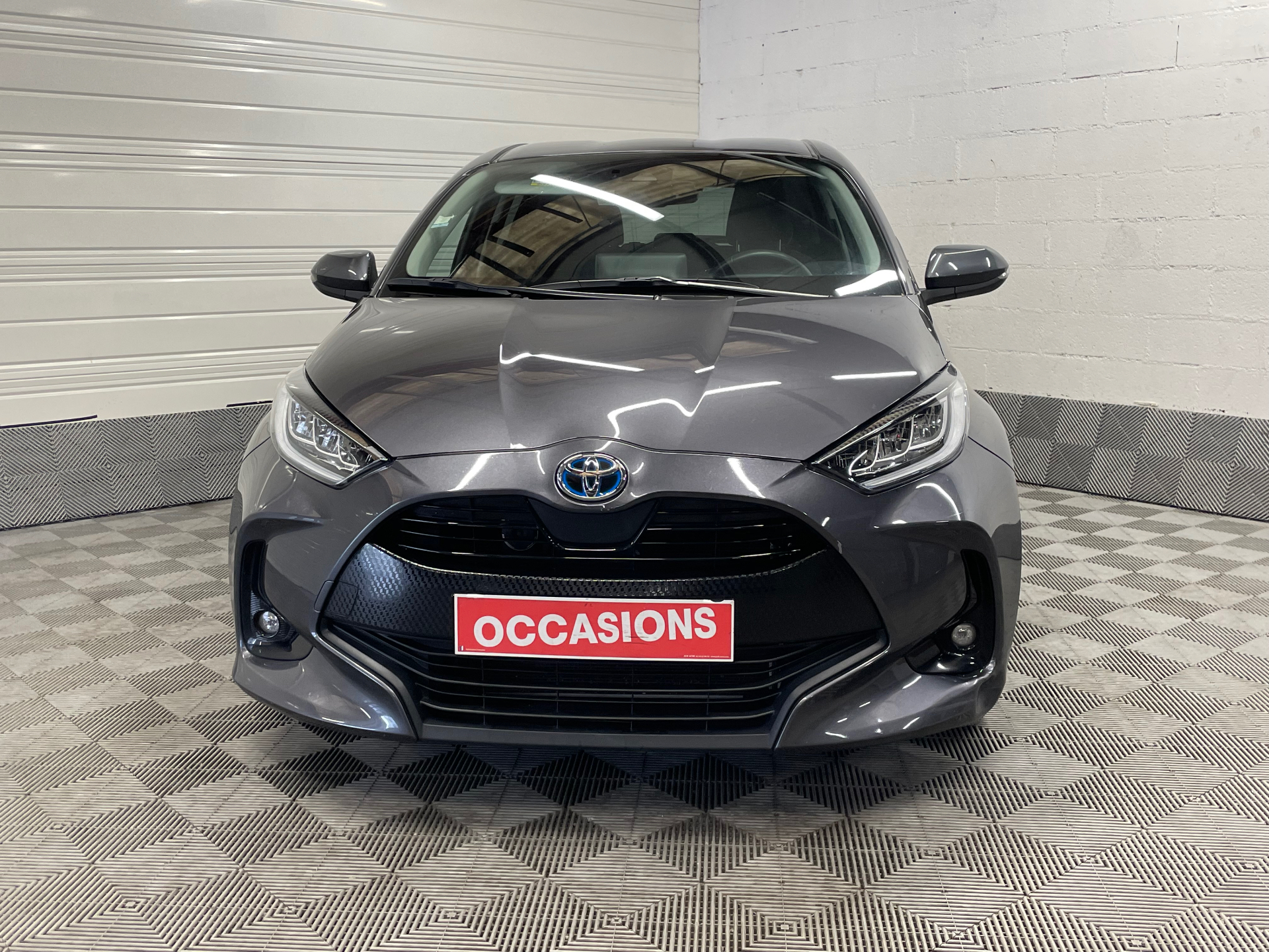 TOYOTA YARIS 116H Design - 5P