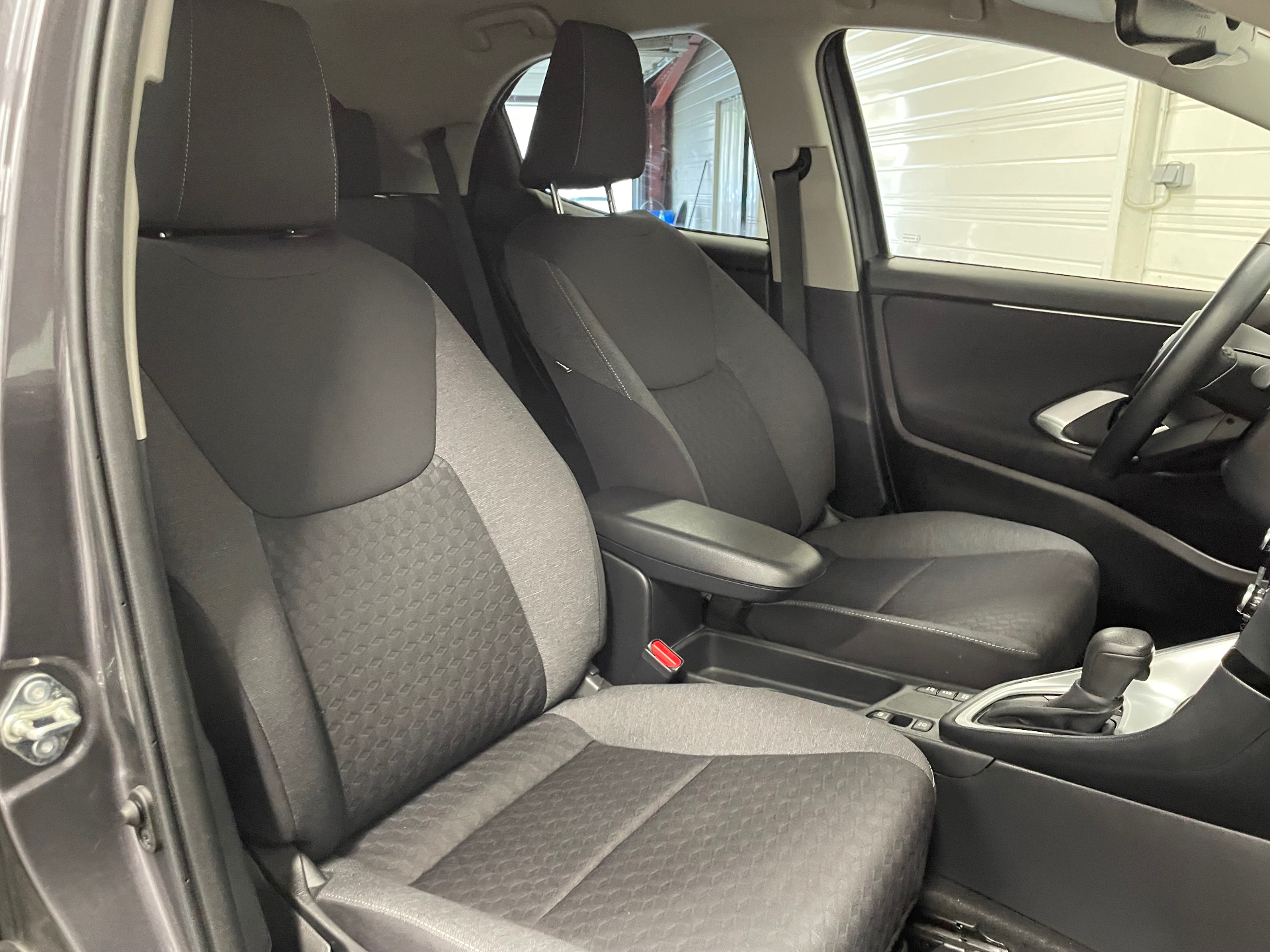 TOYOTA YARIS 116H Design - 5P