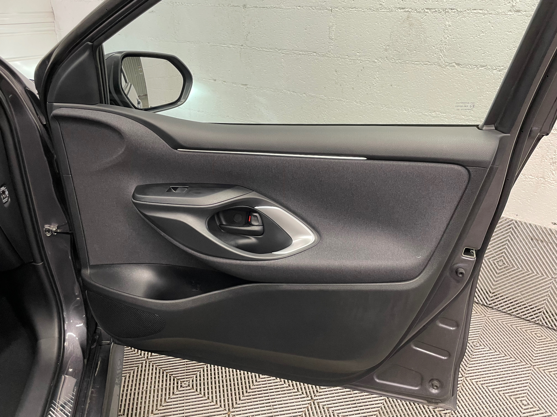 TOYOTA YARIS 116H Design - 5P