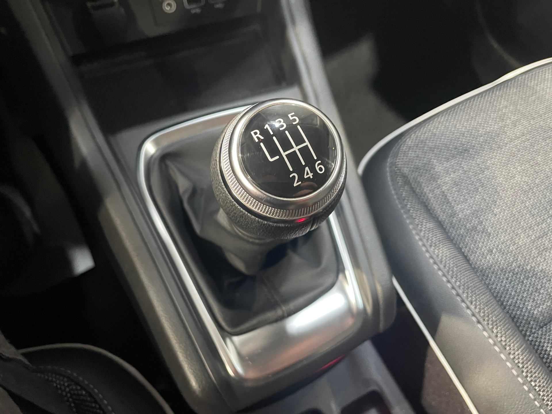 RENAULT CAPTUR mild hybrid 140 Techno