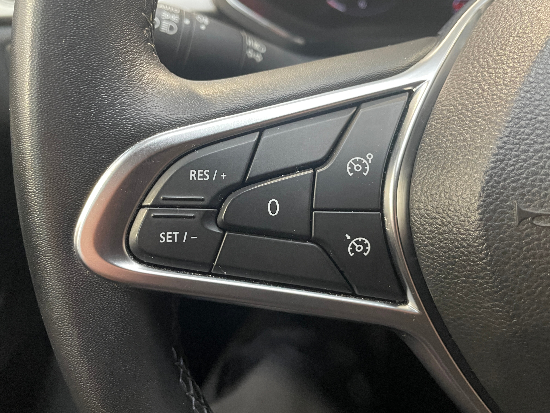 RENAULT CAPTUR mild hybrid 140 Techno
