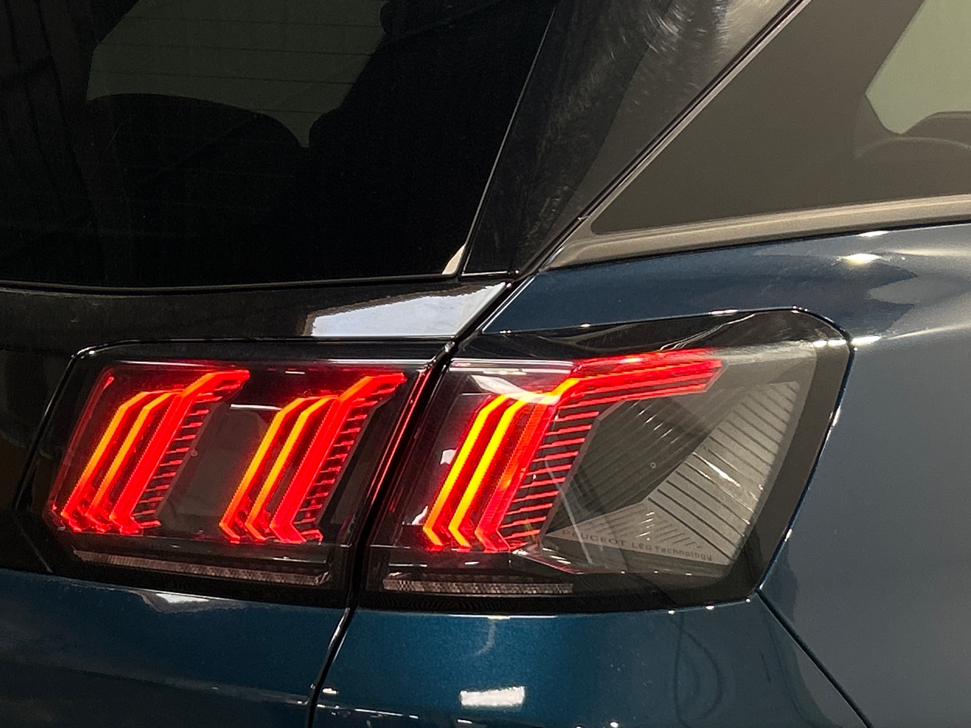 PEUGEOT 3008 ALLURE PACK PTECH 130 S&S BVM6
