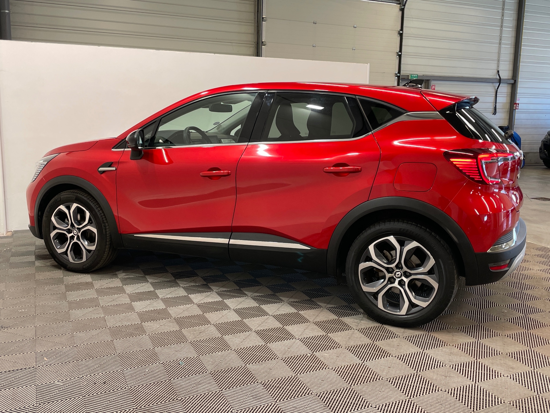 RENAULT CAPTUR E-Tech hybride rechargeable 160 Techno