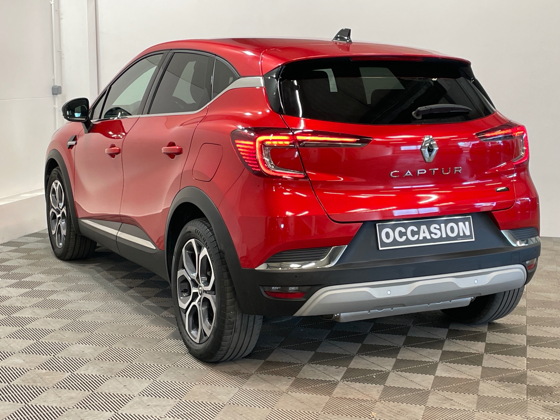 RENAULT CAPTUR E-Tech hybride rechargeable 160 Techno