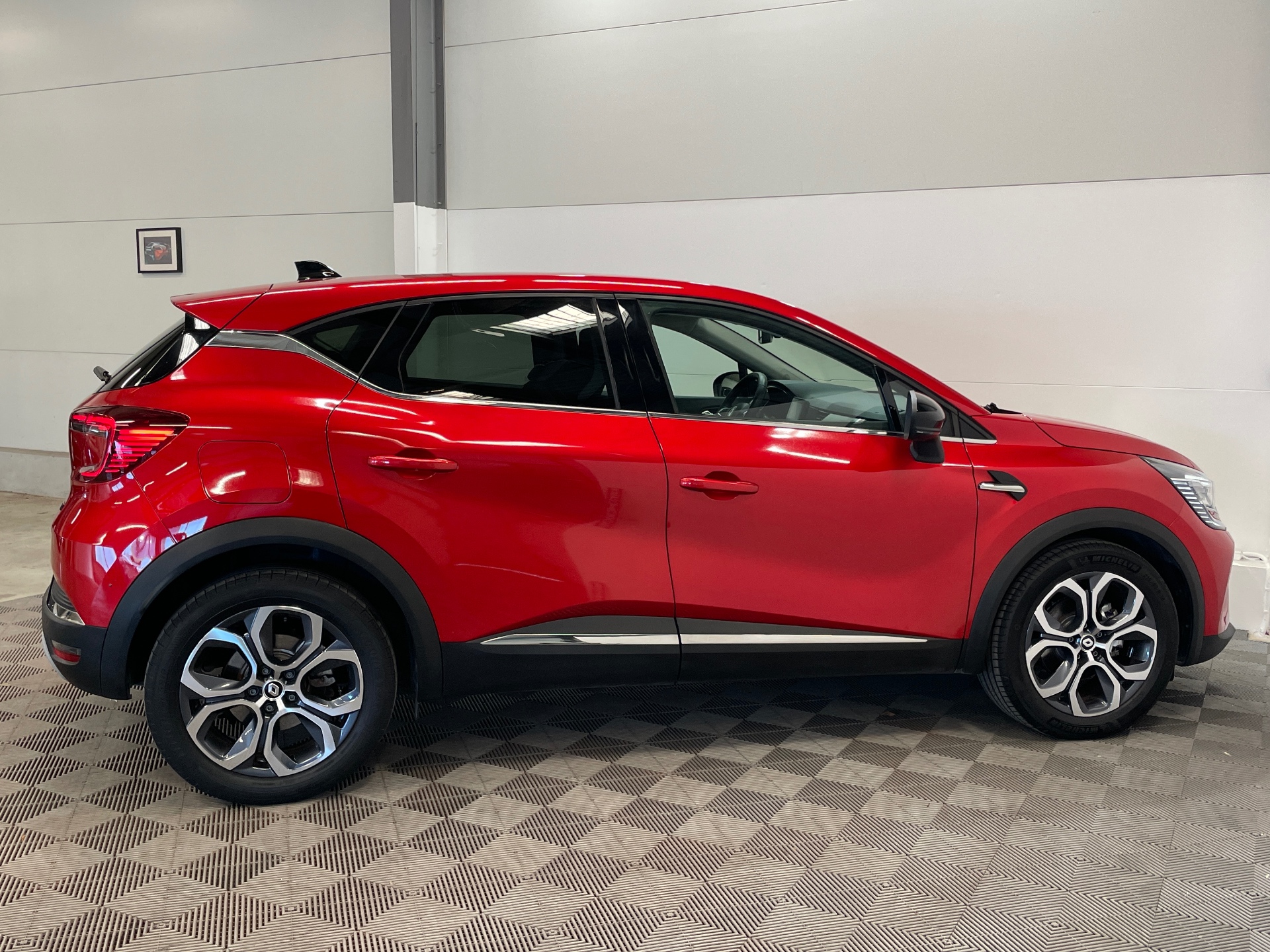 RENAULT CAPTUR E-Tech hybride rechargeable 160 Techno