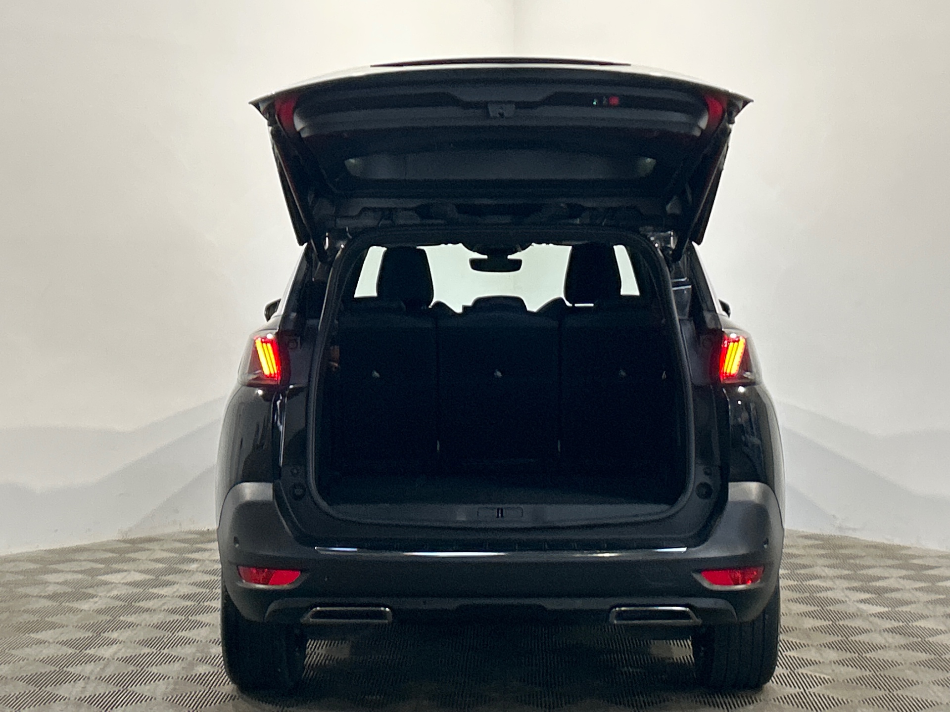 PEUGEOT 5008 Hybrid 136 e-DCS6 GT