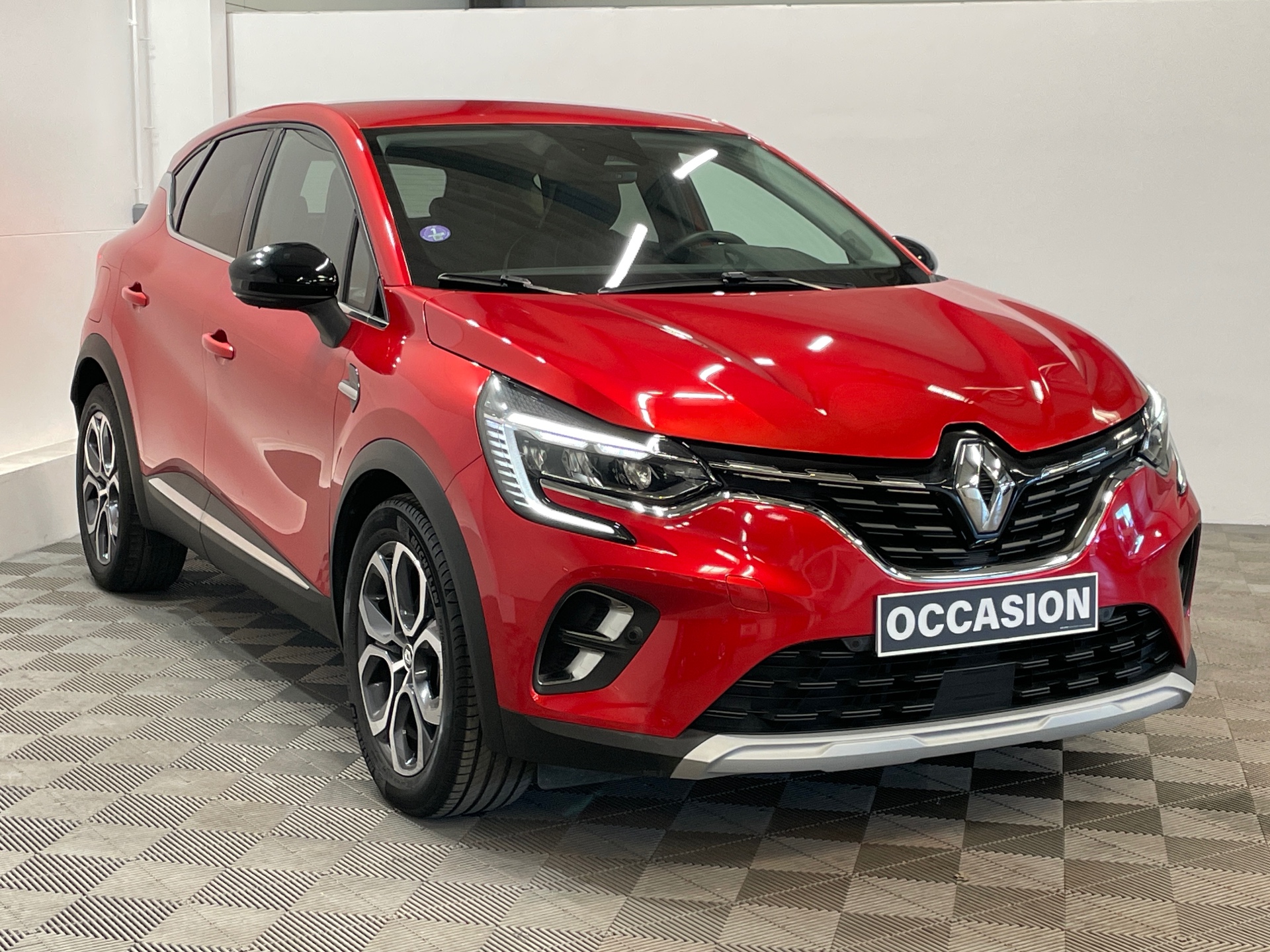 RENAULT CAPTUR E-Tech hybride rechargeable 160 Techno