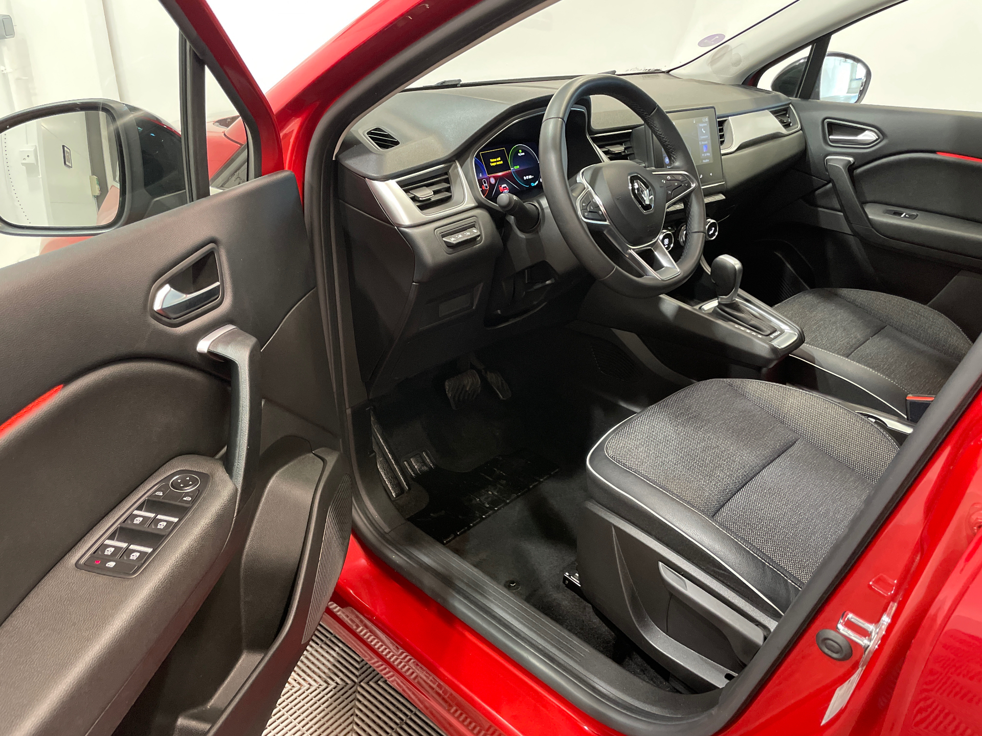 RENAULT CAPTUR E-Tech hybride rechargeable 160 Techno