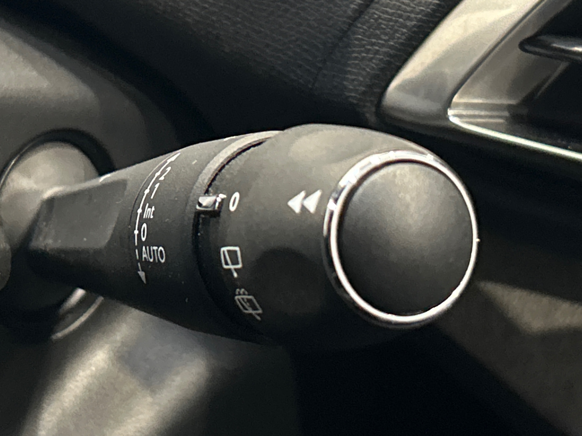 PEUGEOT 5008 Hybrid 136 e-DCS6 GT