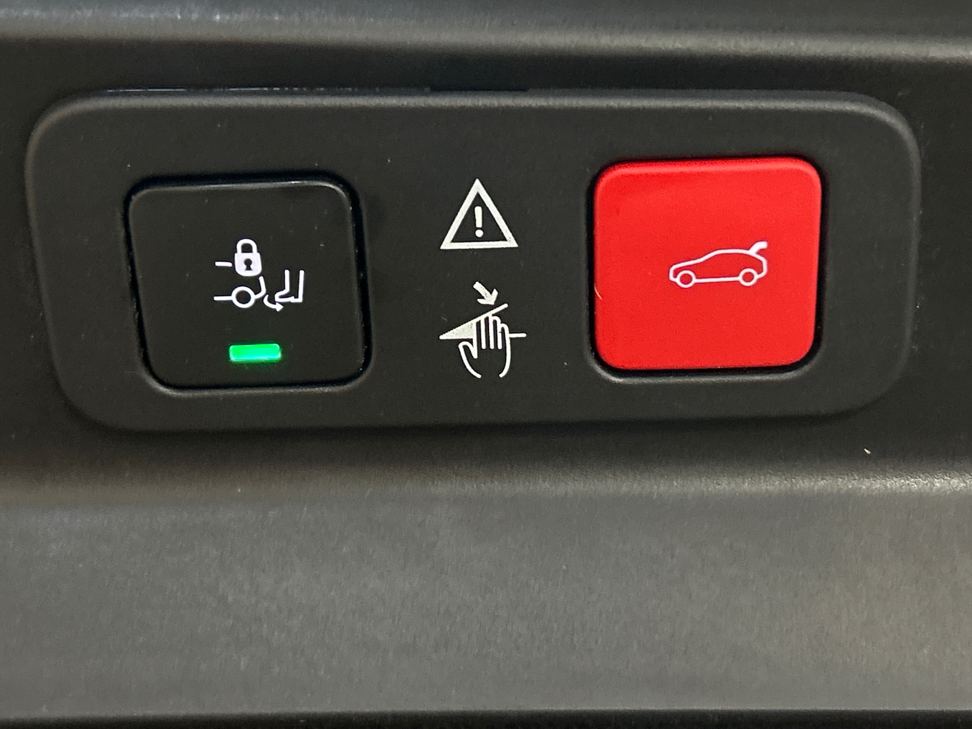 PEUGEOT 5008 Hybrid 136 e-DCS6 GT