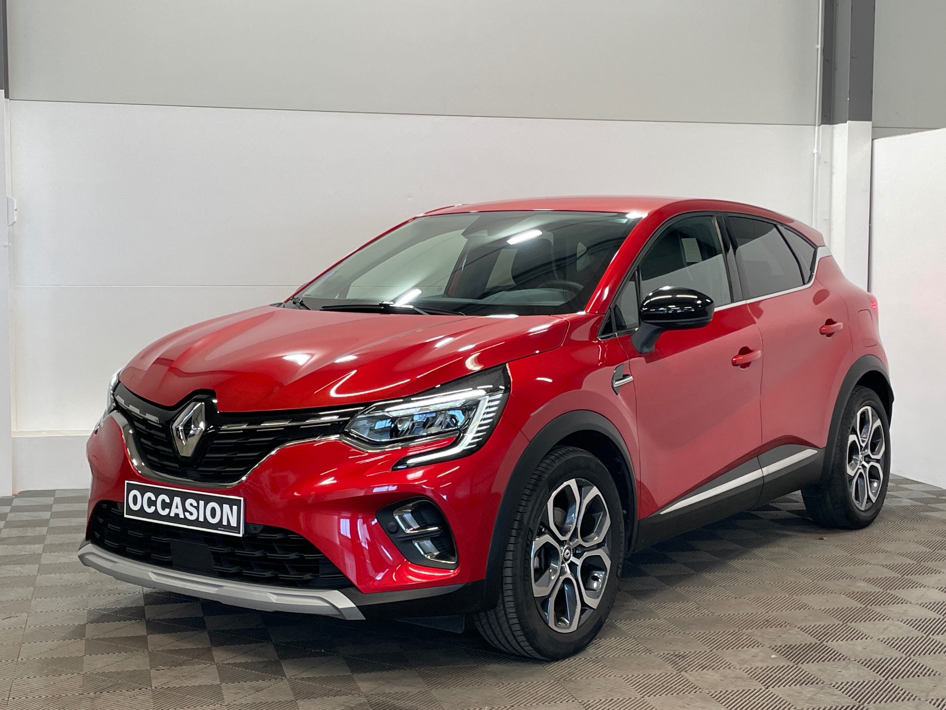 RENAULT CAPTUR E-Tech hybride rechargeable 160 Techno