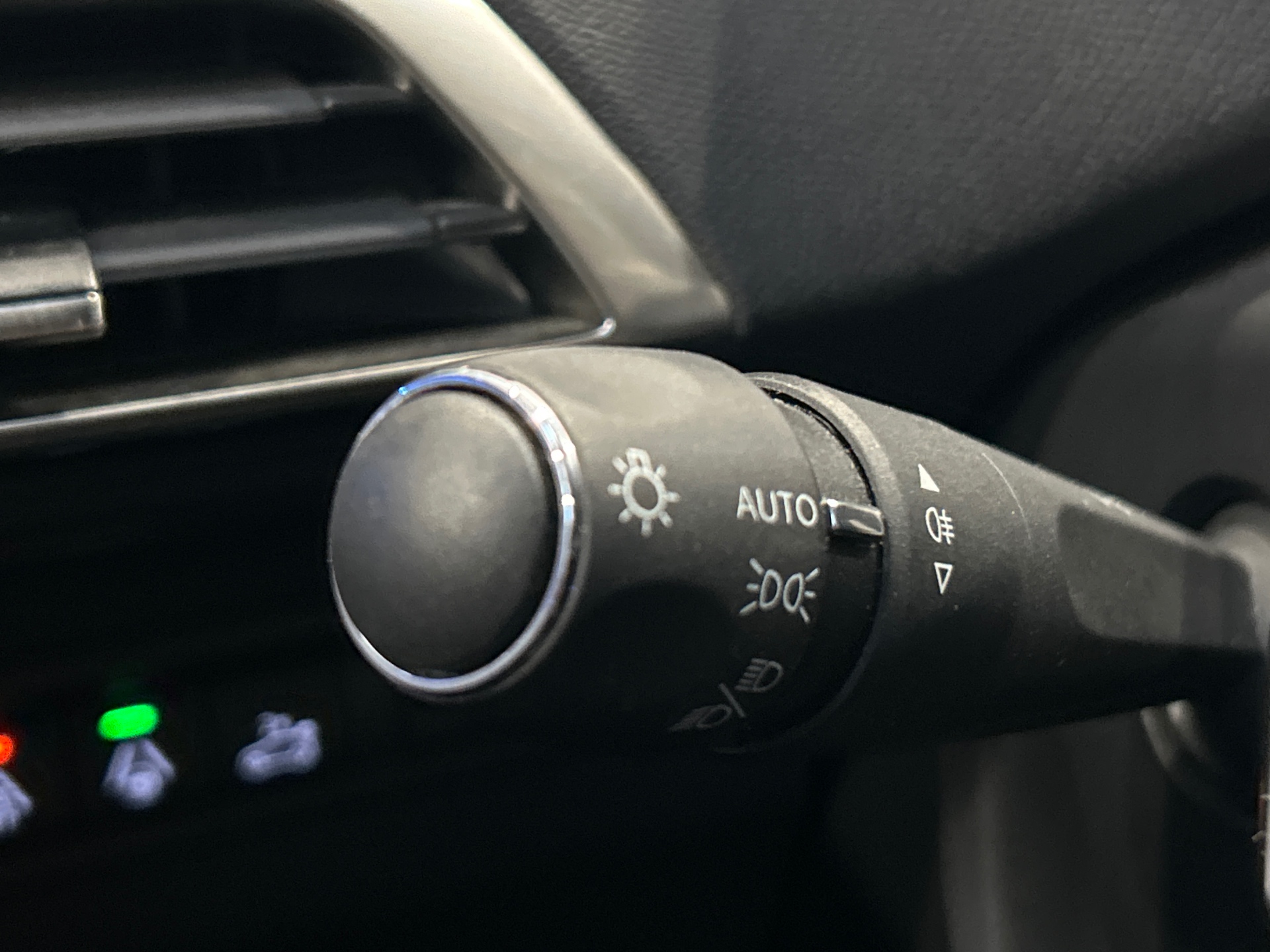 PEUGEOT 5008 Hybrid 136 e-DCS6 GT