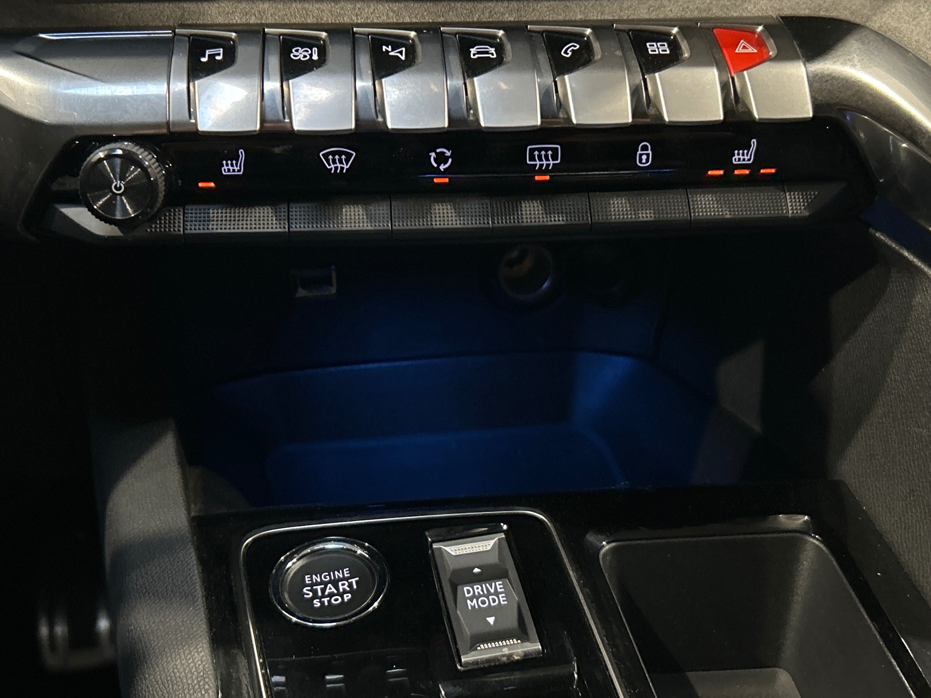 PEUGEOT 5008 Hybrid 136 e-DCS6 GT