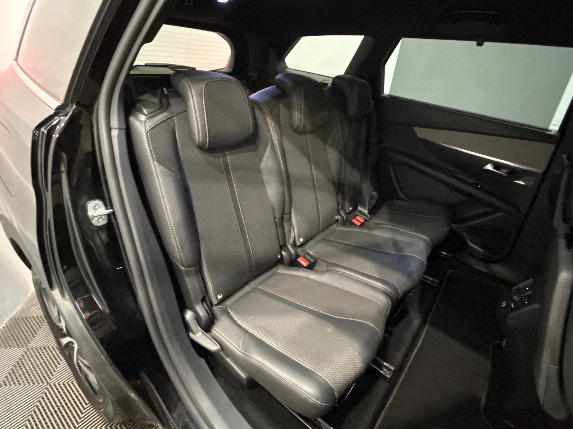 PEUGEOT 5008 Hybrid 136 e-DCS6 GT