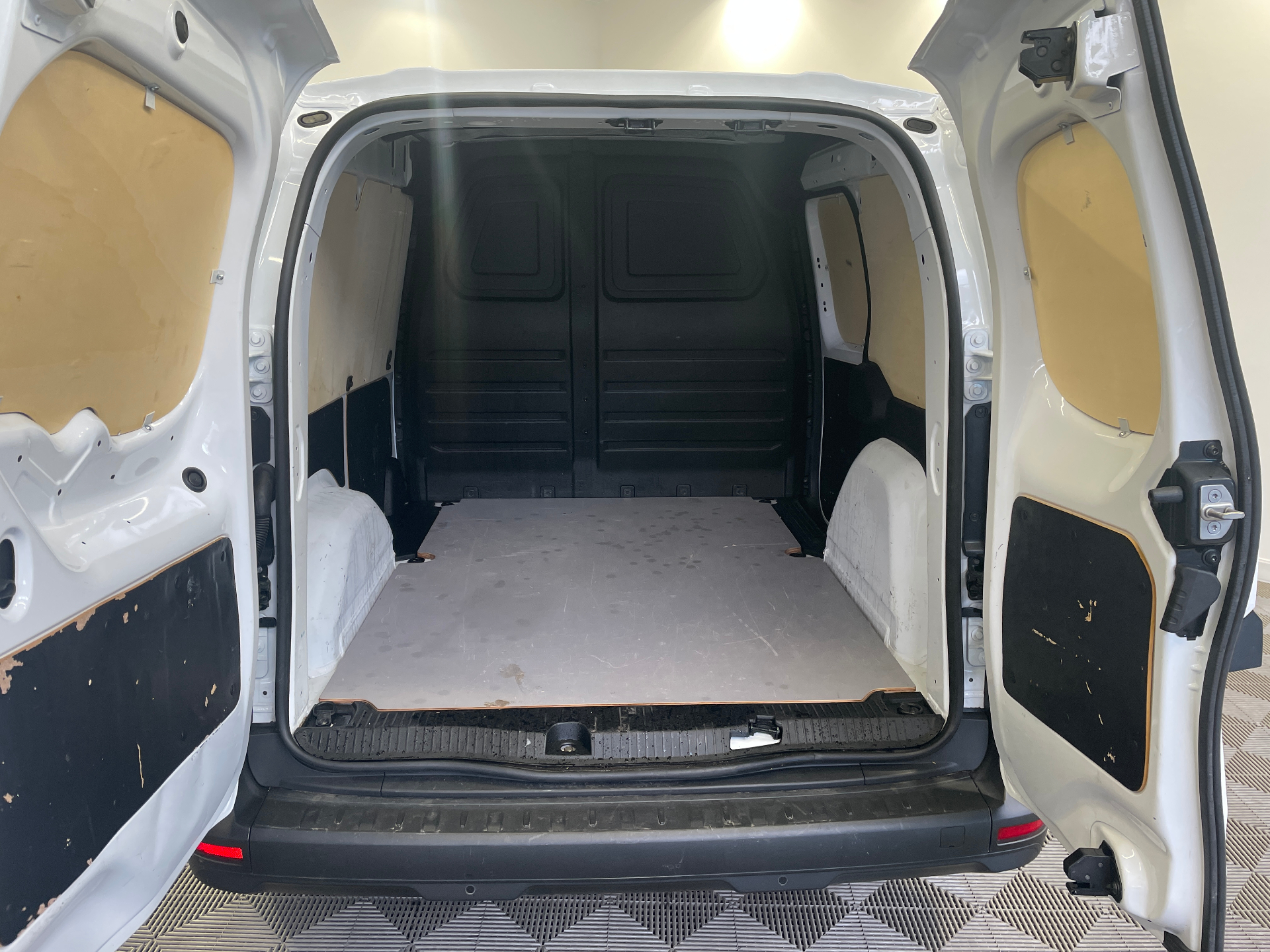 RENAULT KANGOO VAN BLUE DCI 95 GRAND CONFORT- 22