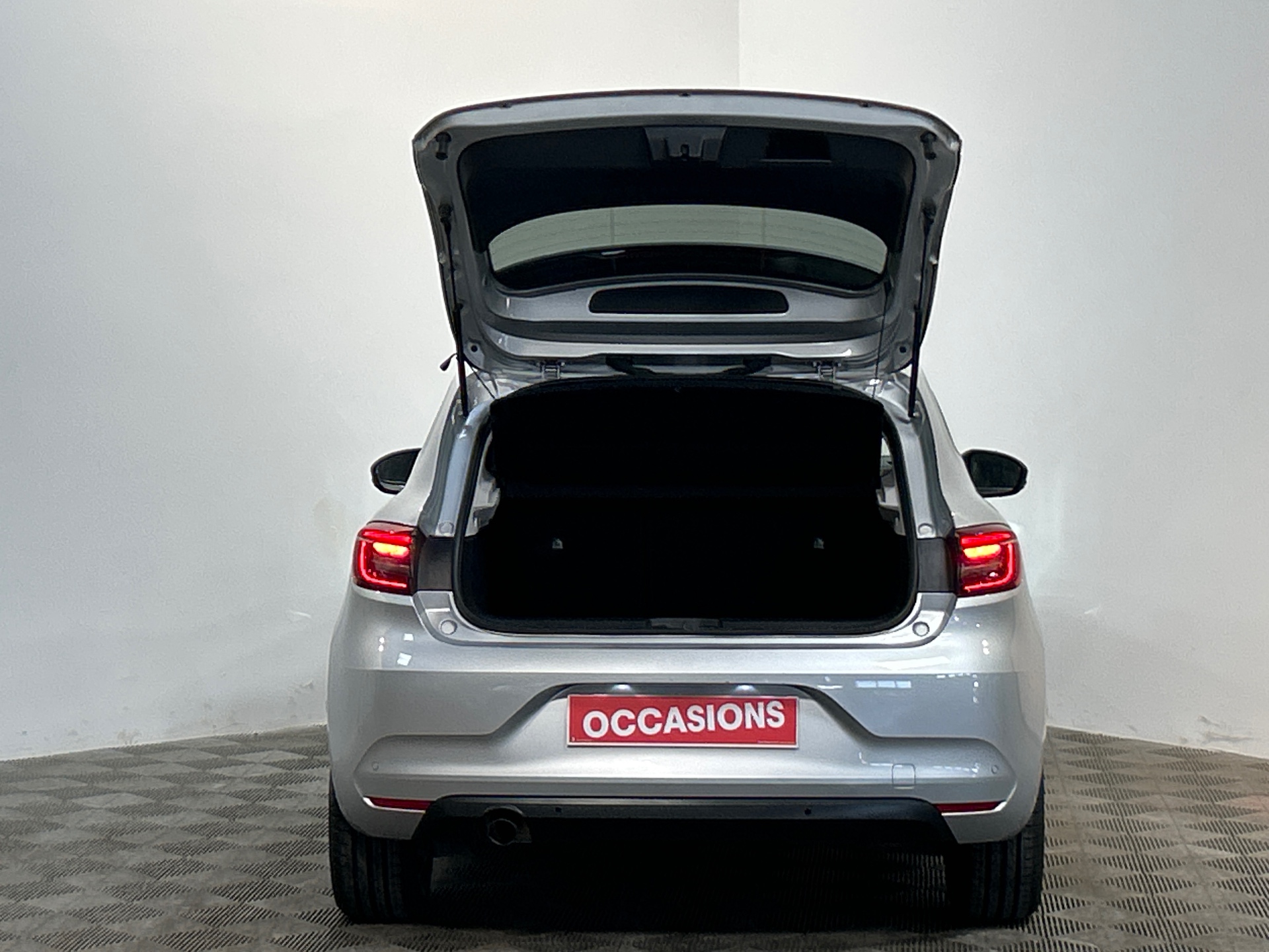 RENAULT CLIO V TCe 90 X-Tronic Evolution