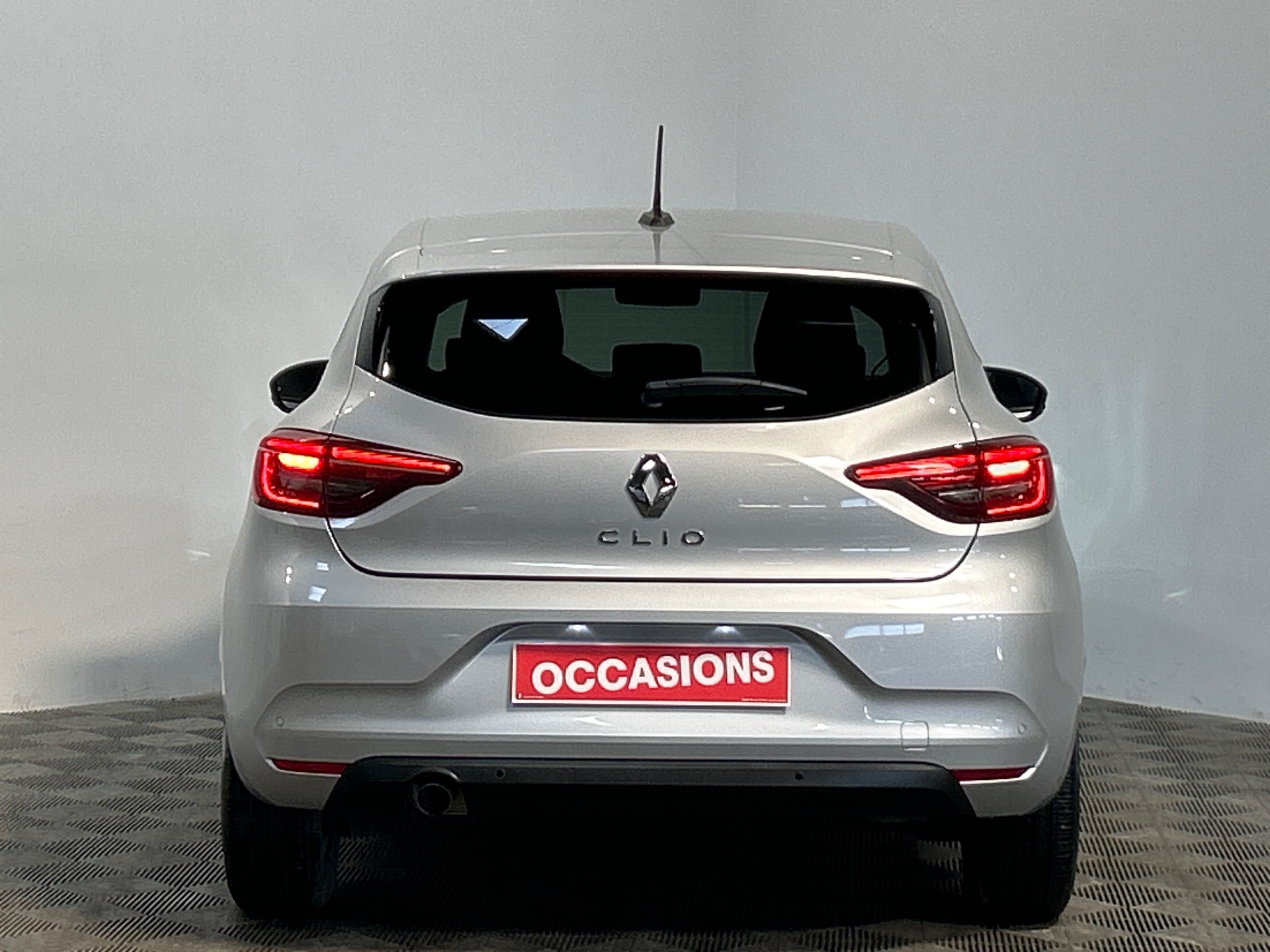RENAULT CLIO V TCe 90 X-Tronic Evolution