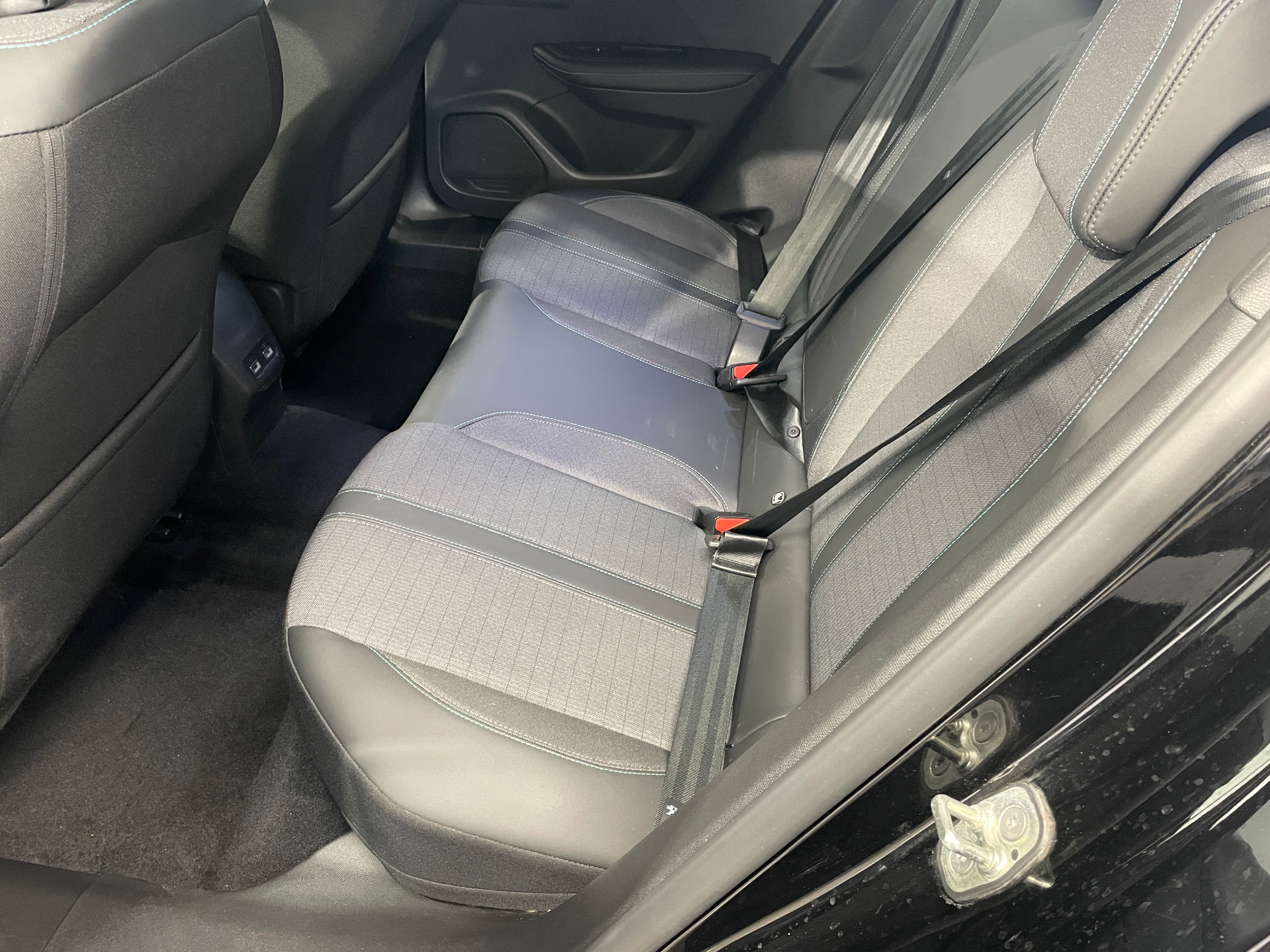 PEUGEOT 2008 ALLURE PURETECH 130 S&S BVM6