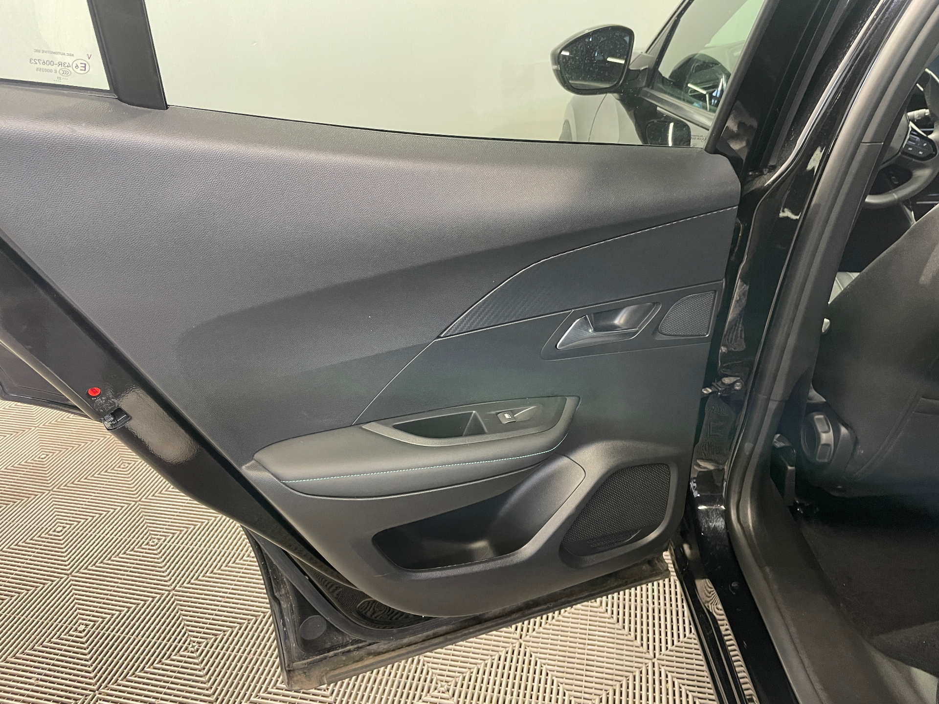 PEUGEOT 2008 ALLURE PURETECH 130 S&S BVM6